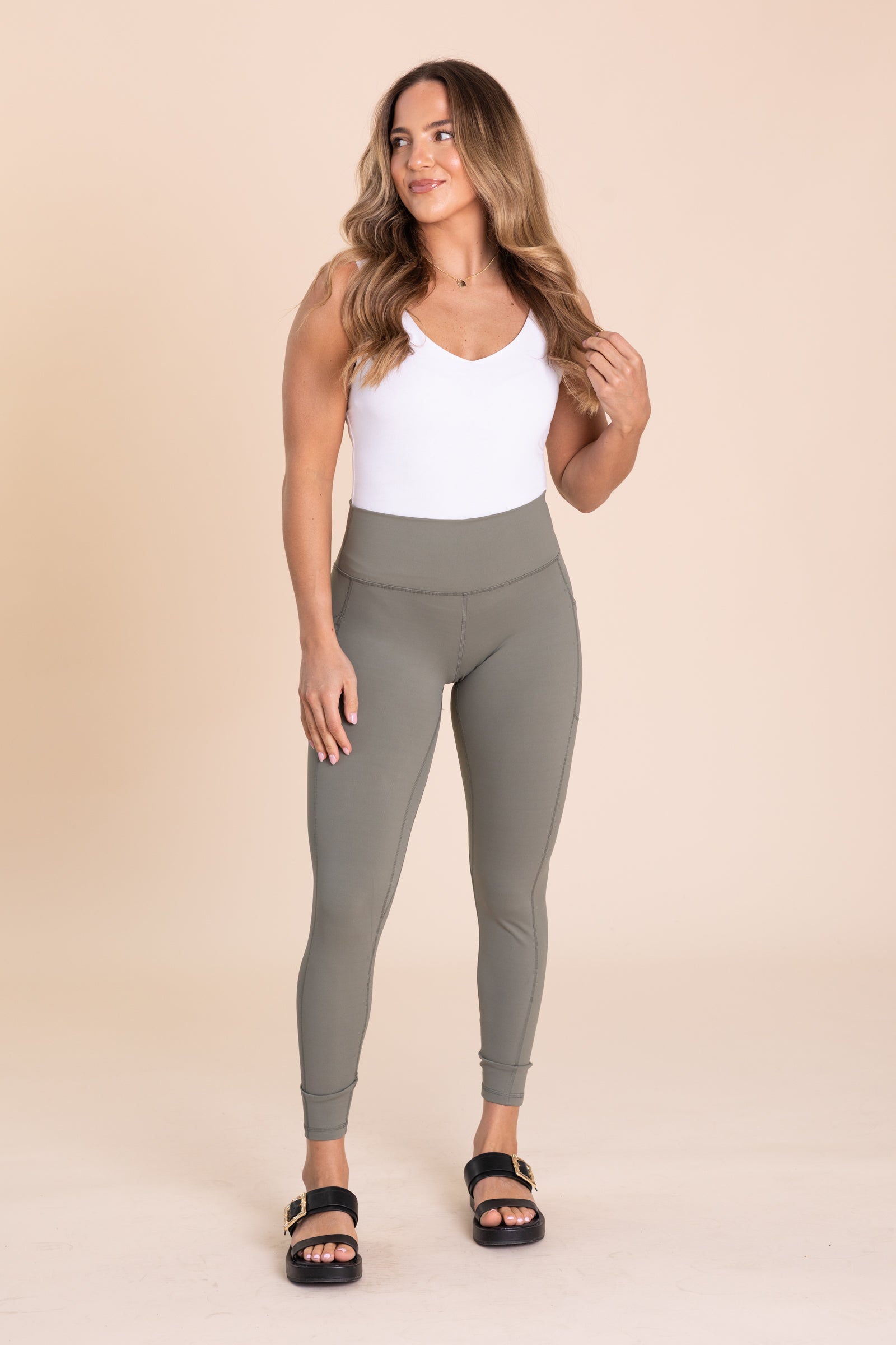 Solid Active Leggings With Side Pockets