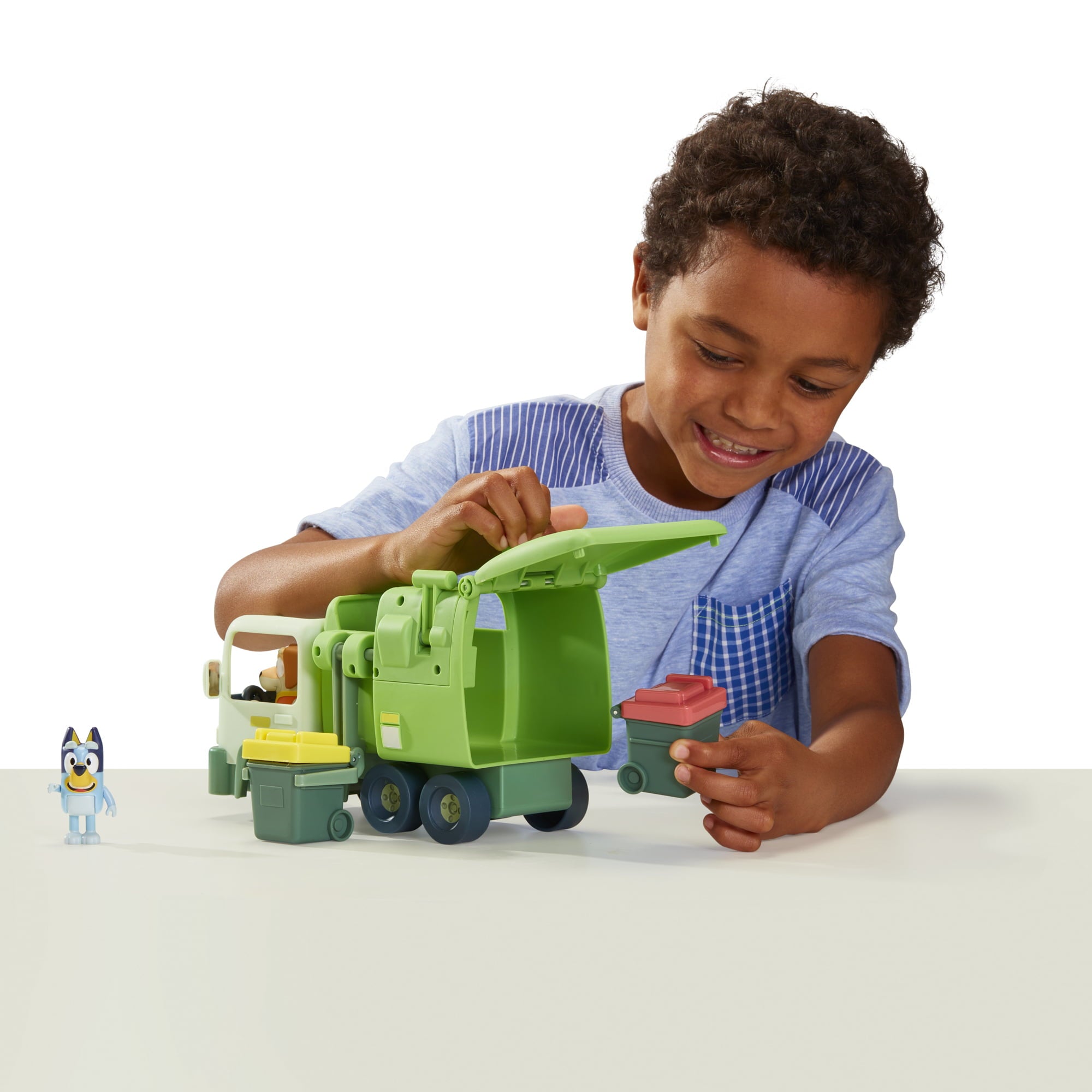 Bluey， Garbage Truck Vehicle Playset， Bluey and Bin Man 2.5-3 inch Figures and Accessories， Preschool， Ages 3+