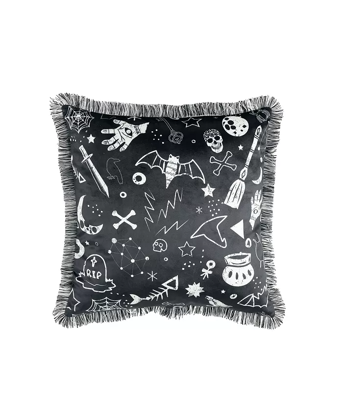 Lush Dandeacutecor Halloween Elements Decorative Pillow， 18