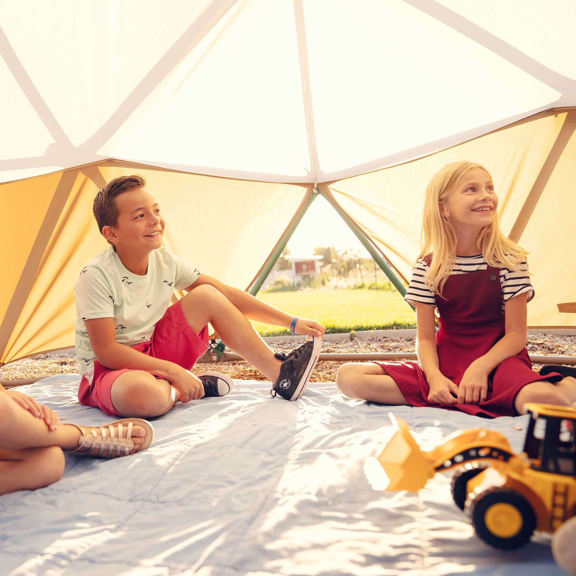 Lifetime Dome Climber (Earthtone w/canopy)， 90612