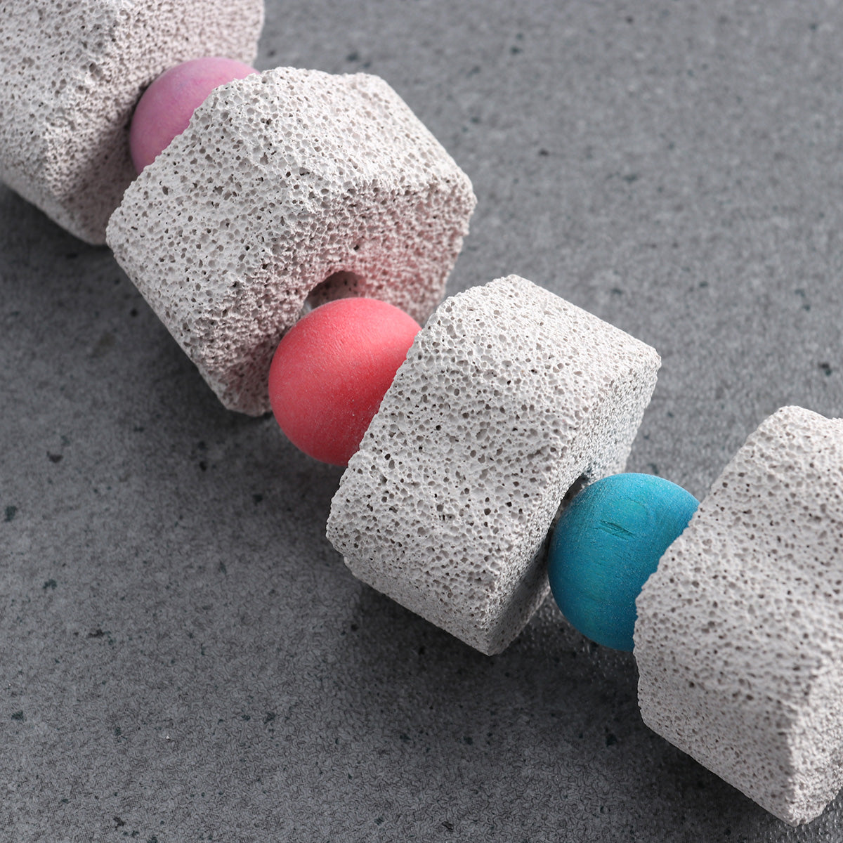 OUNONA Bird Toys Beak Stone Parrot Grinding Parakeetcuttlebone Large Mineral Cockatiel Chewing Birds Block Parrots Toys