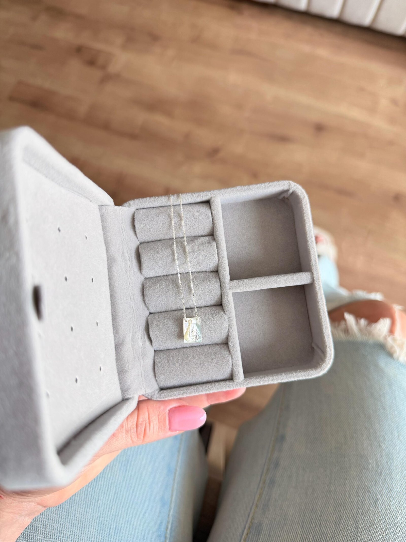 Colar Plaquinha Nossa Senhora Aparecida (Madrepérola)