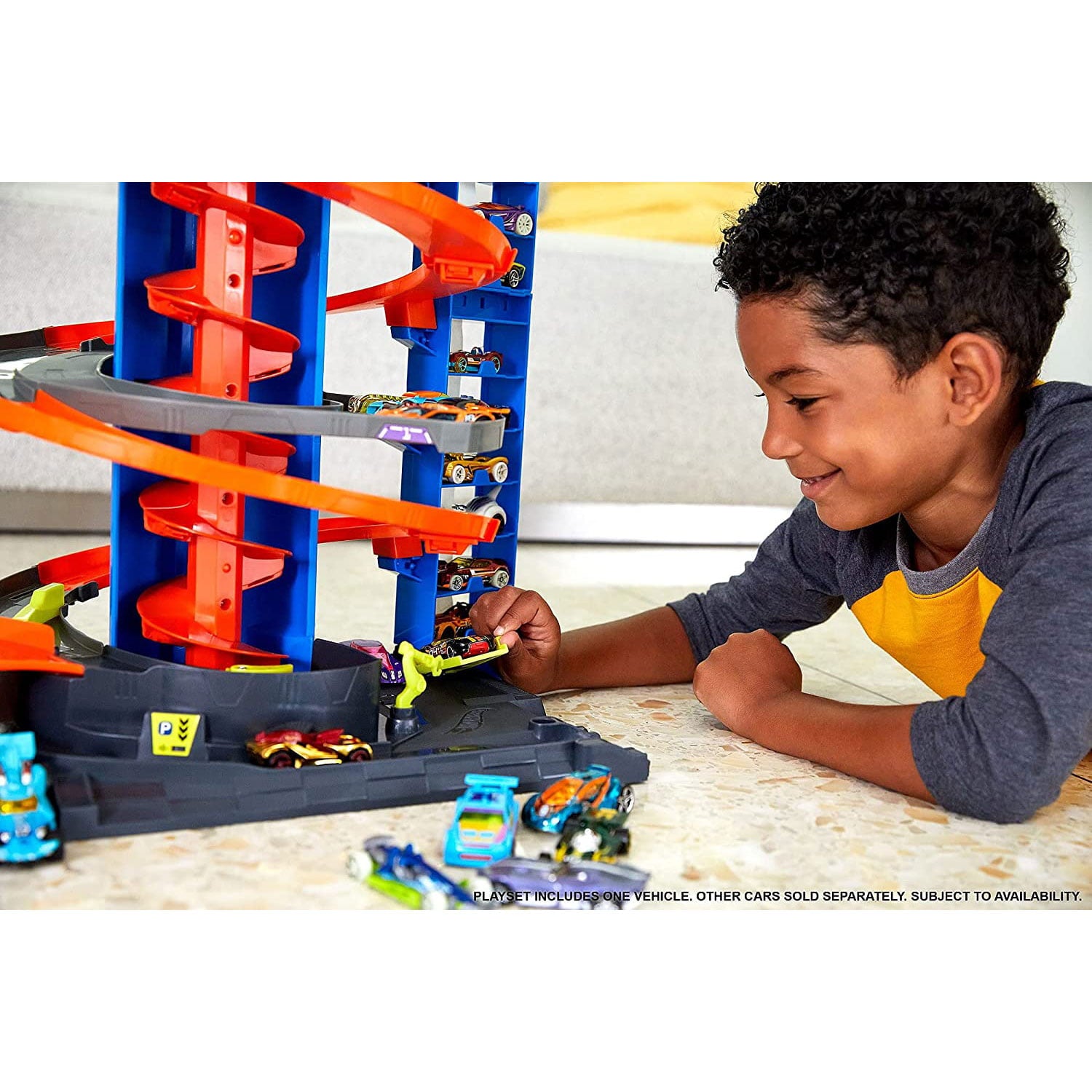 Hot Wheels City Mega Garage Playset with Storage for Over 60 Cars， Ages 4+