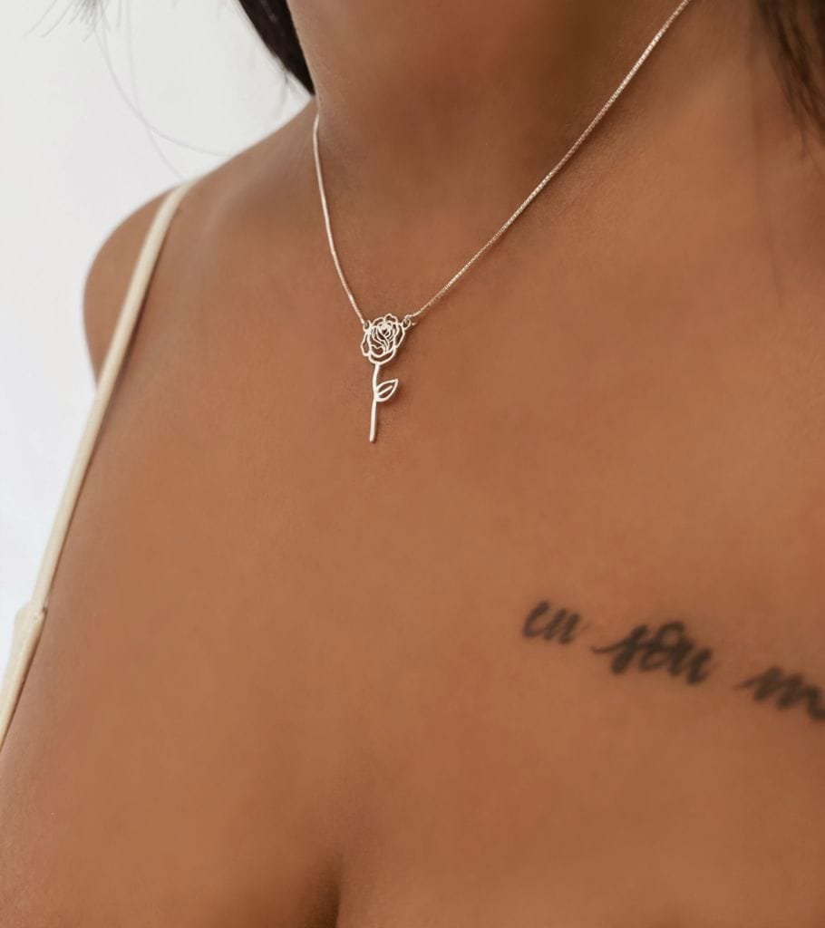 Colar Flor “Bela e a Fera”