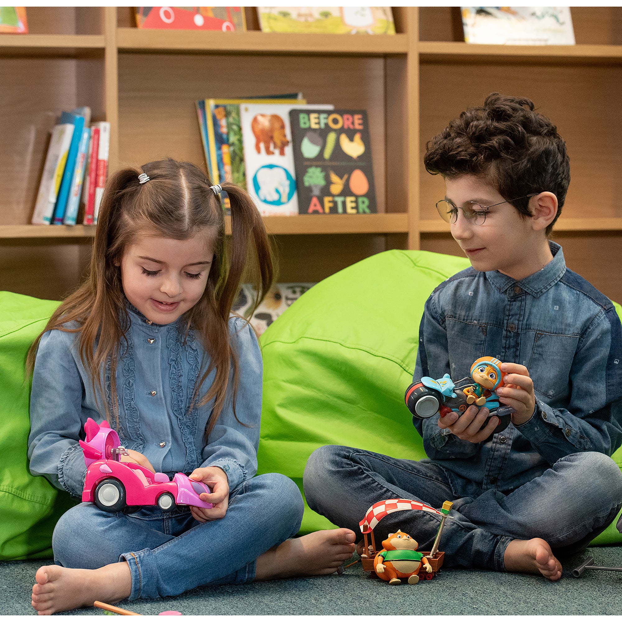 44 Cats Meatball Figure With Vehicle Action Figure Set