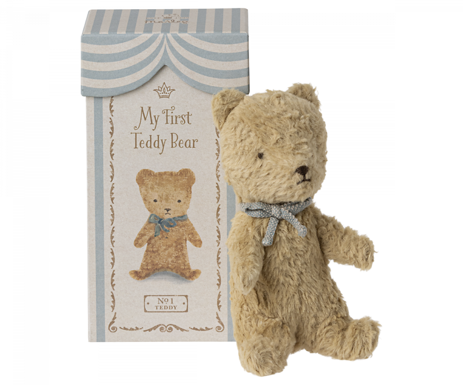 My First Teddy, Sand