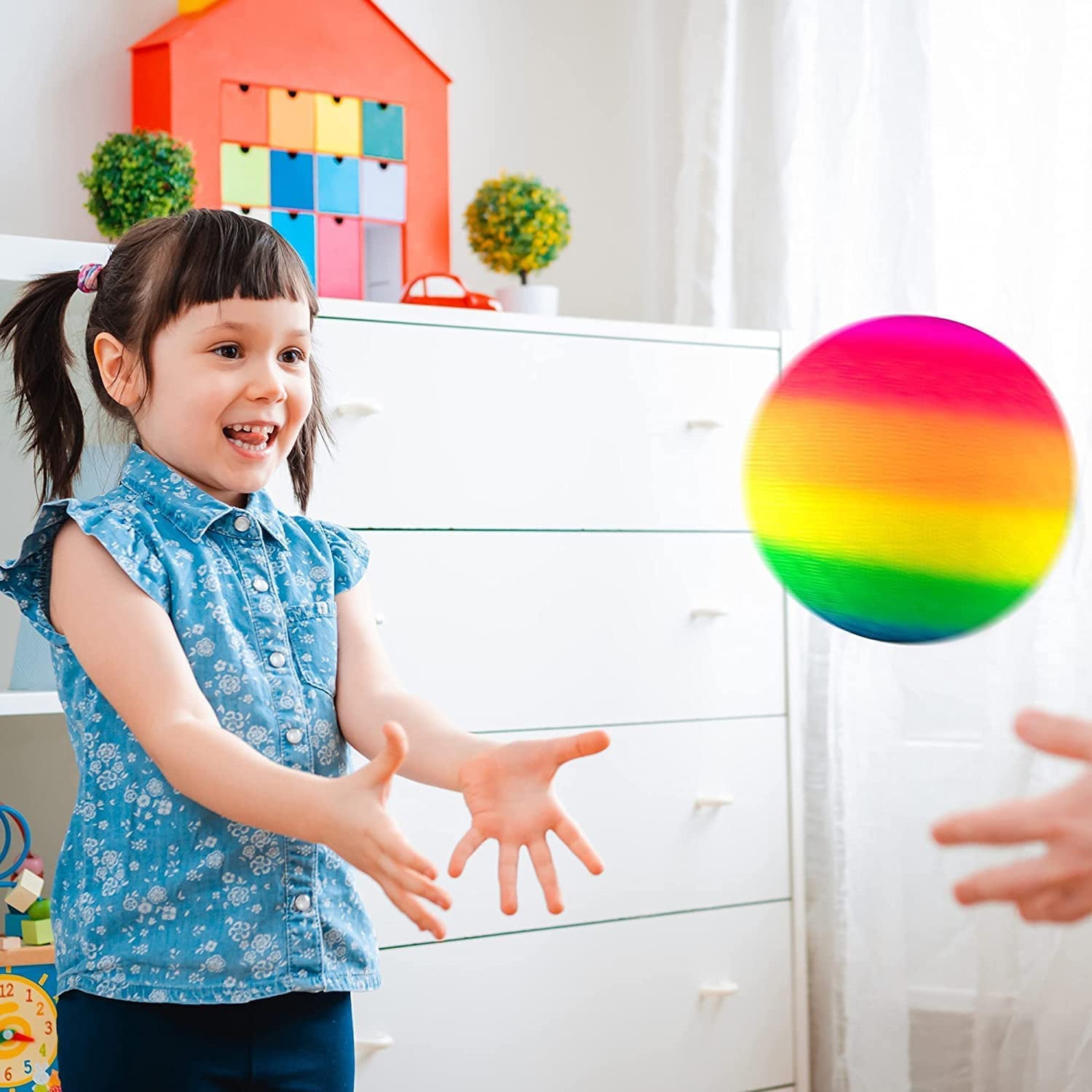 Mic Micsoa Playground Balls Kickballs 8.5 Inch， Rainbow Playground Ball Set for Kids and Adults， Dodgeball Kick Balls Handball for Indoor and Outdoor Schoolyard Games with Hand Pump(4 Pack)