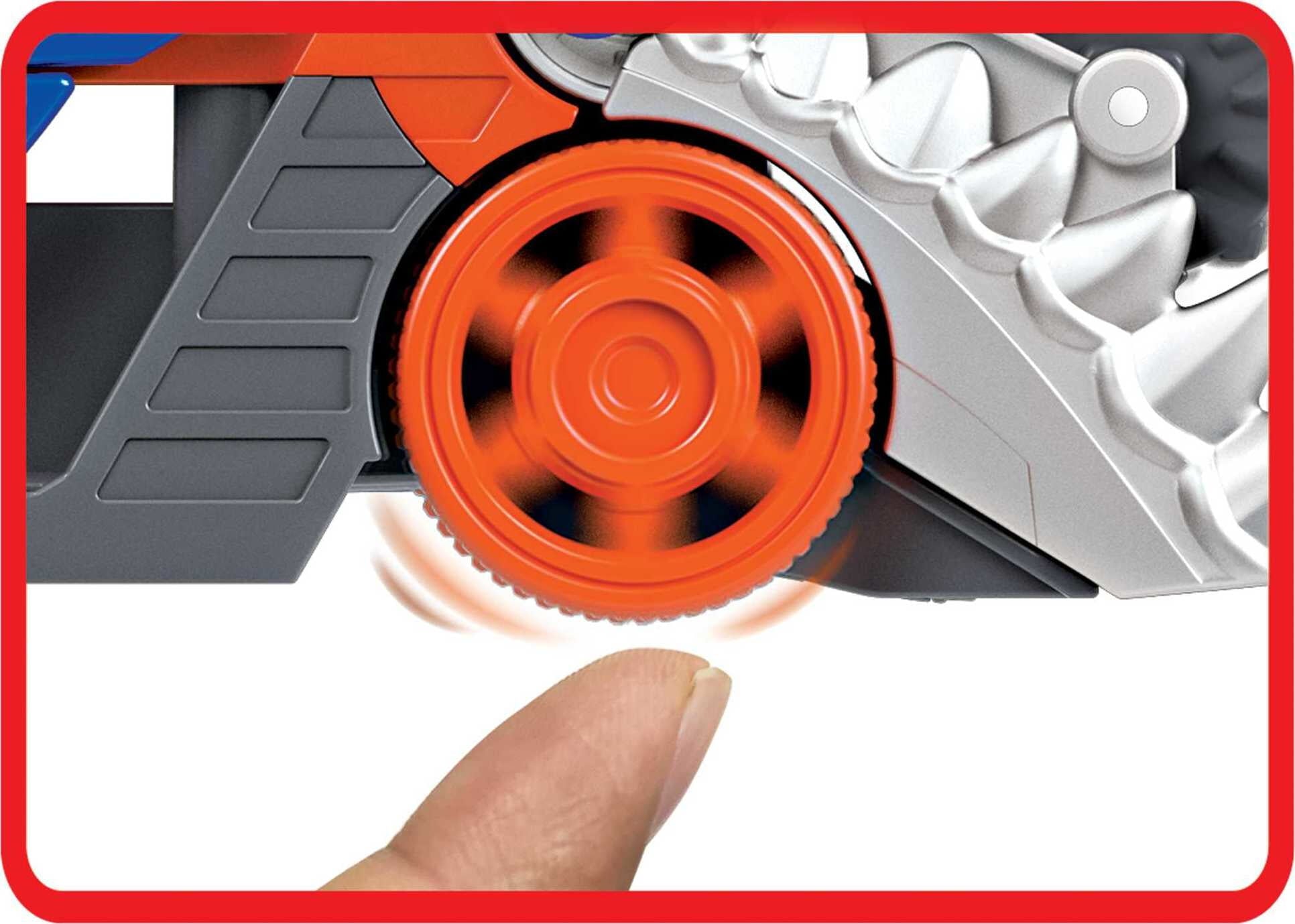 Hot Wheels Shark Chomp Transporter Playset with 1 Toy Car in 1:64 Scale