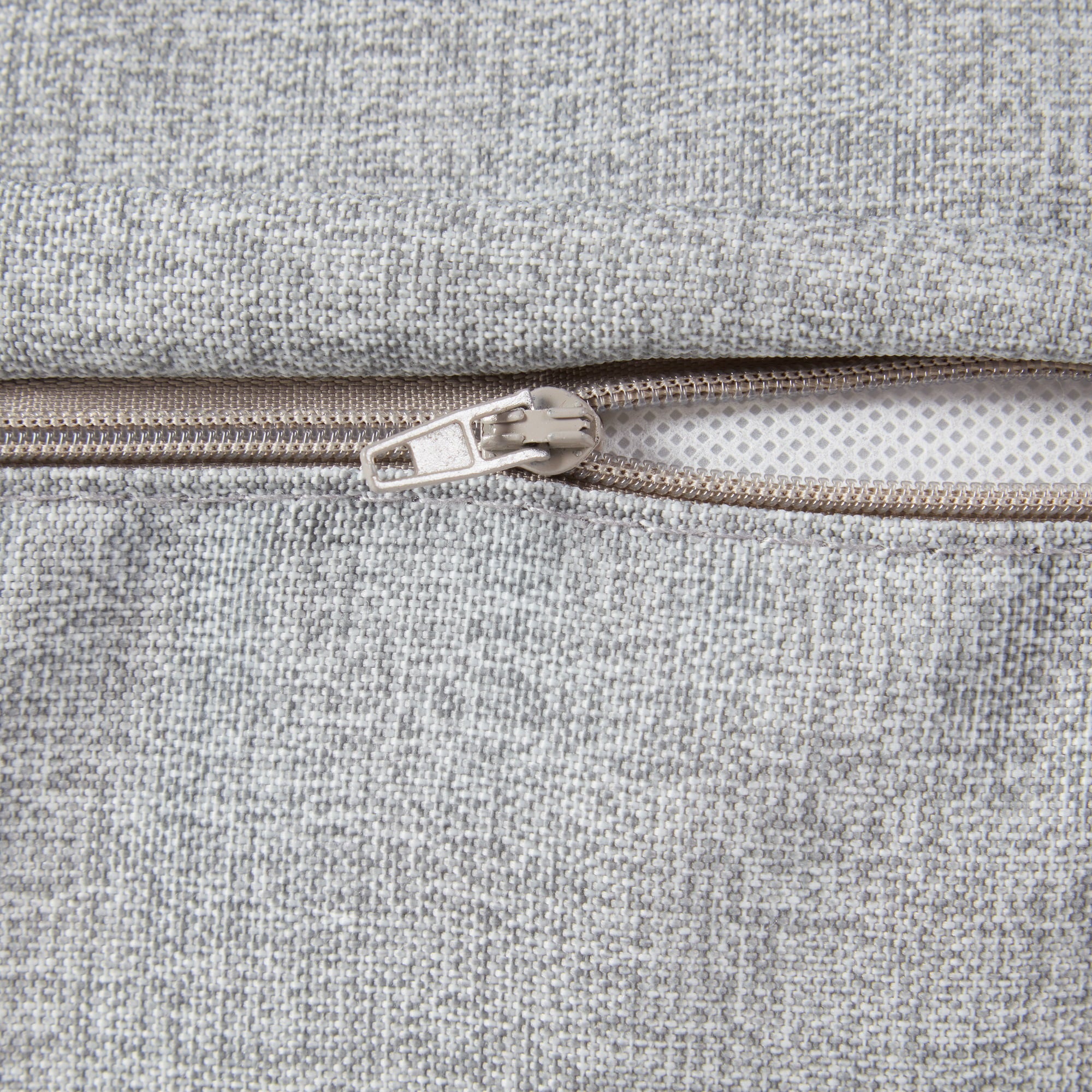 Happy Hounds Casey Indoor/Outdoor Pillow Style Dog Bed， Heather， Medium (42 x 30 in.)