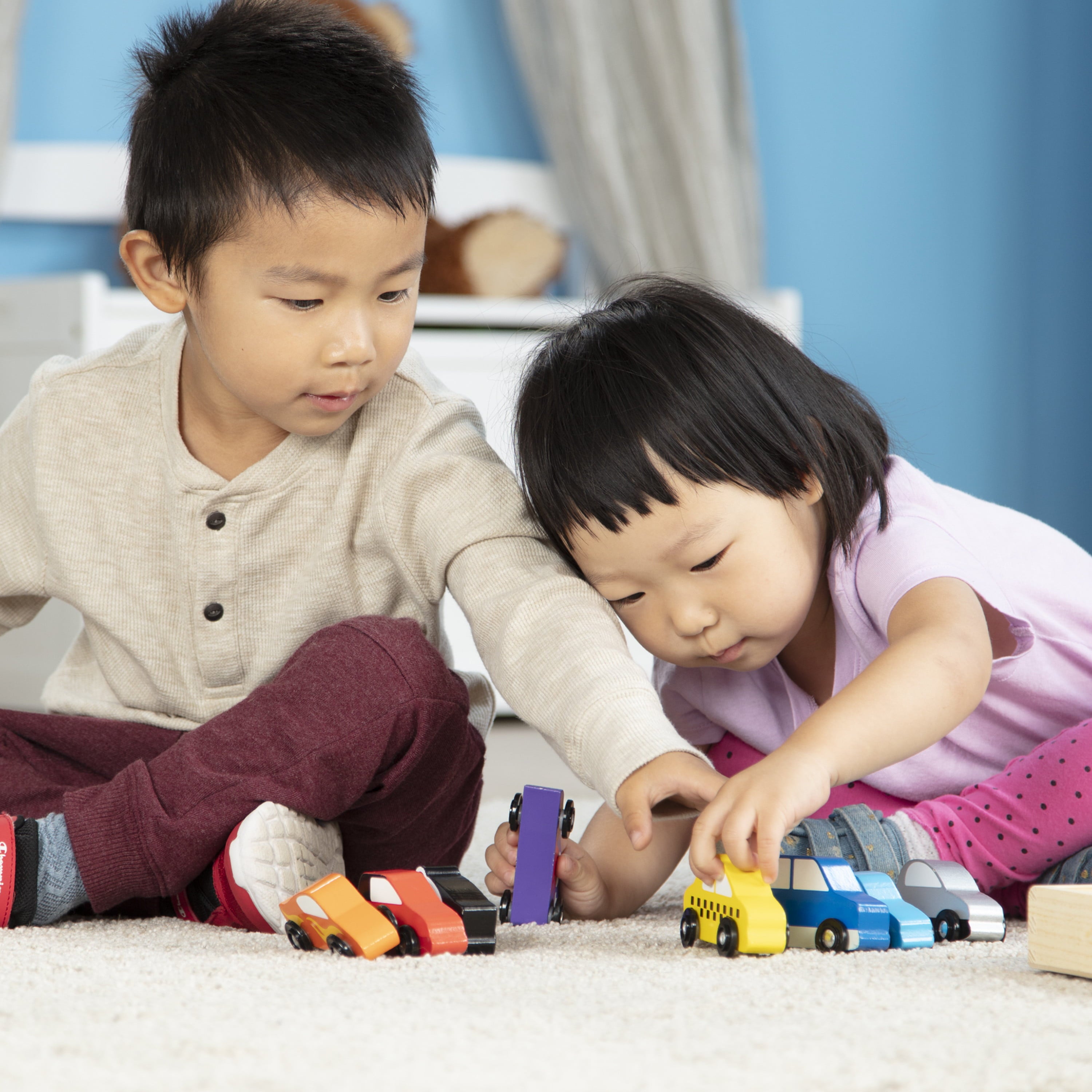 Melissa and Doug Wooden Cars Vehicle Set in Wooden Tray