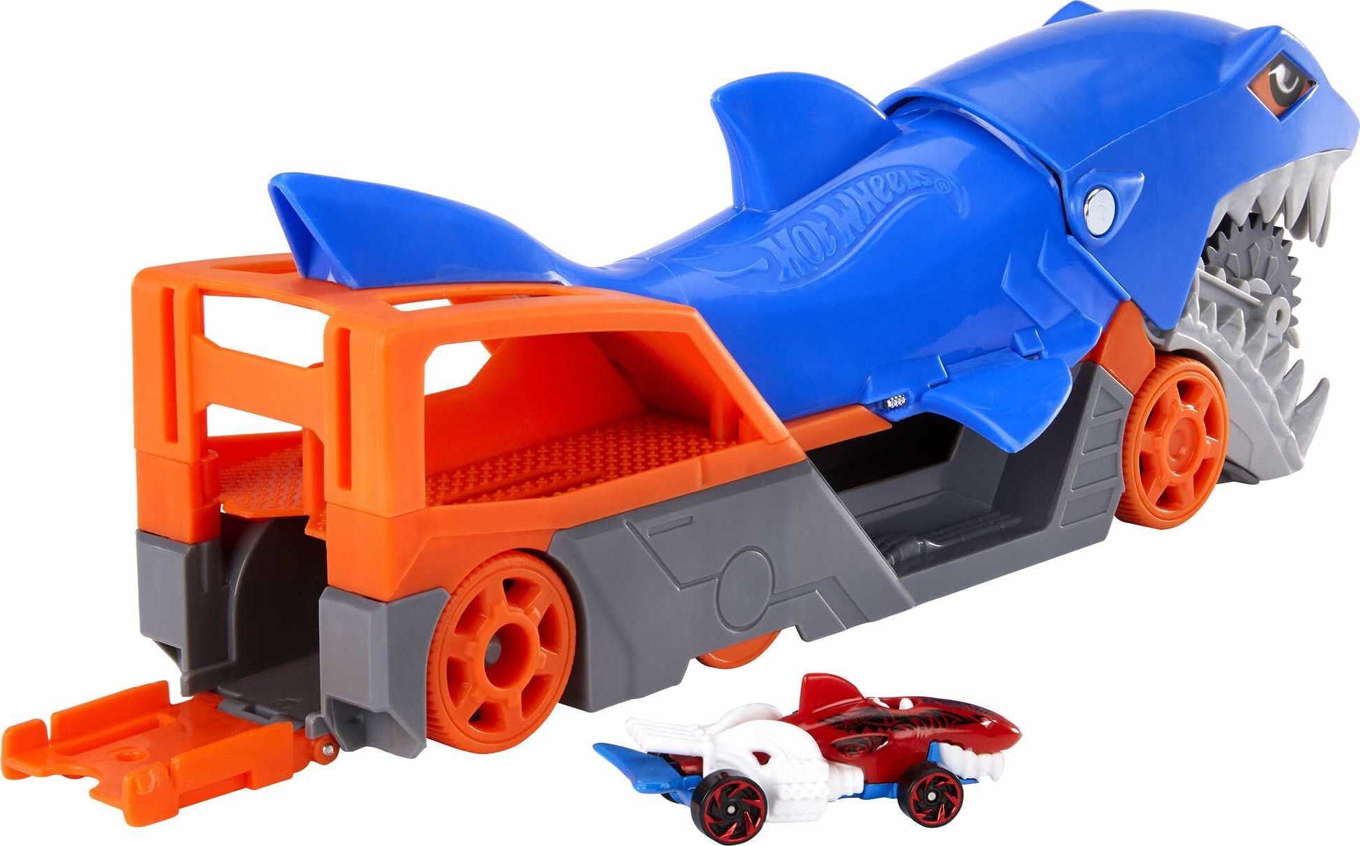 Hot Wheels Shark Chomp Transporter Playset with 1 Toy Car in 1:64 Scale