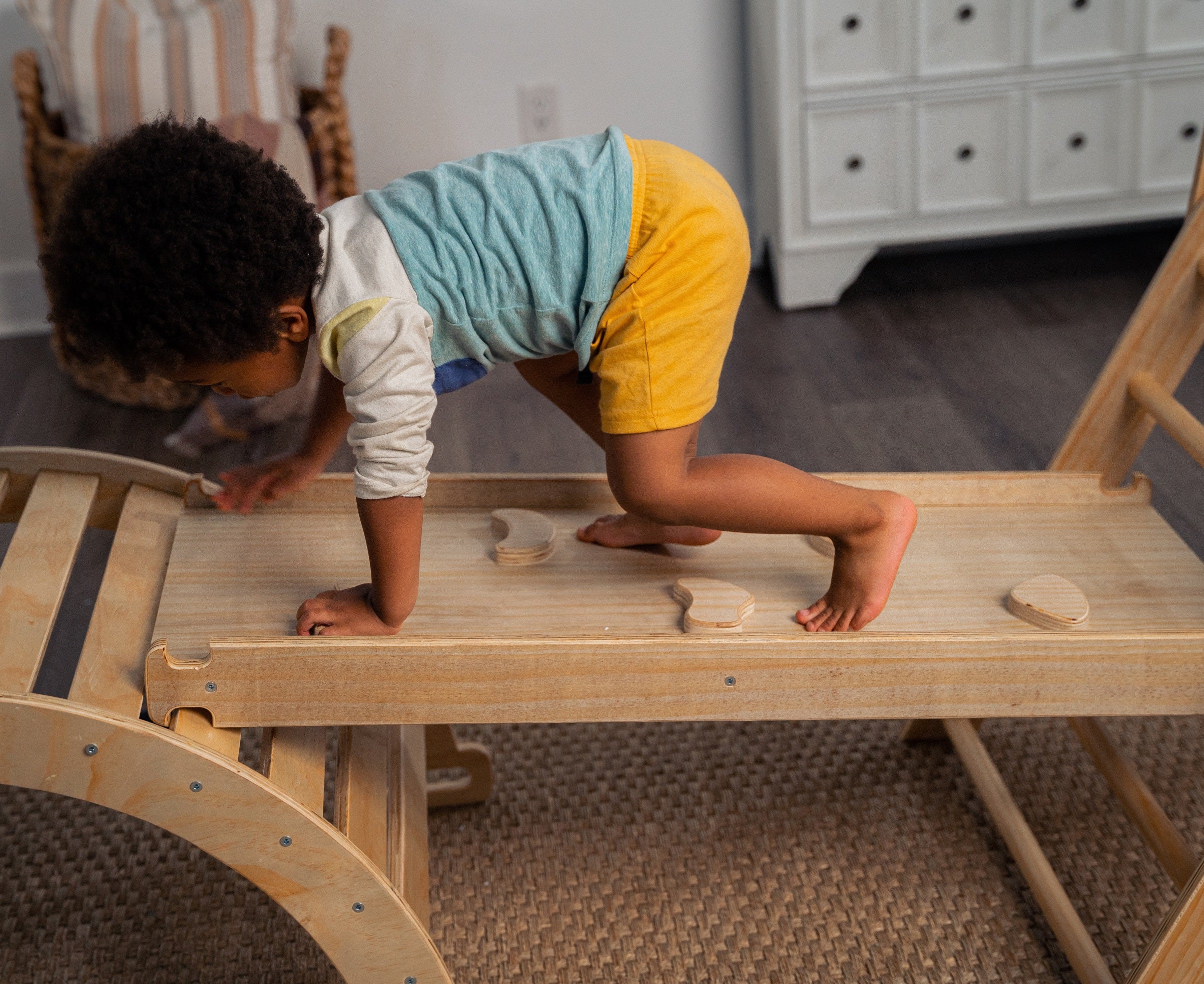 Avenlur Foldable Pikler Triangle Ladder - 3 in 1 Triangle Climber with Rock Climbing ramp and Pikler Arch， Montessori Climber Ladder Slide， Learning Waldorf Climbing Toy， Step Ladder， Toddler Slide