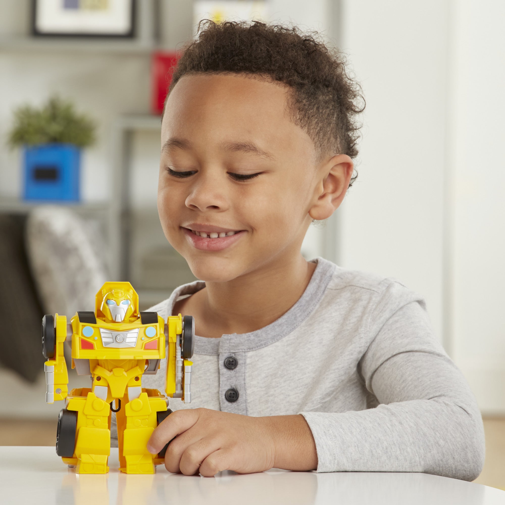 Transformers Rescue Bots Academy Bumblebee， 6-Inch Collectible Action Figure