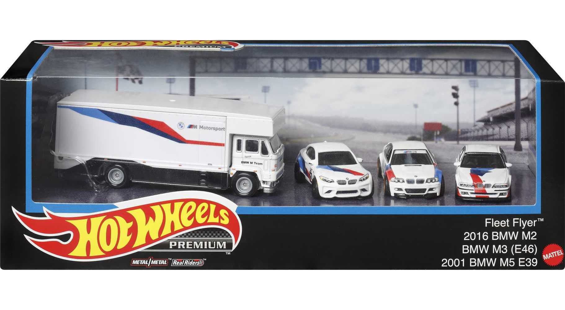 Hot Wheels Premium Collect Display Sets with 3 1:64 Scale Die-Cast Cars and 1 Team Transport Vehicle， Collectors’ Favorites