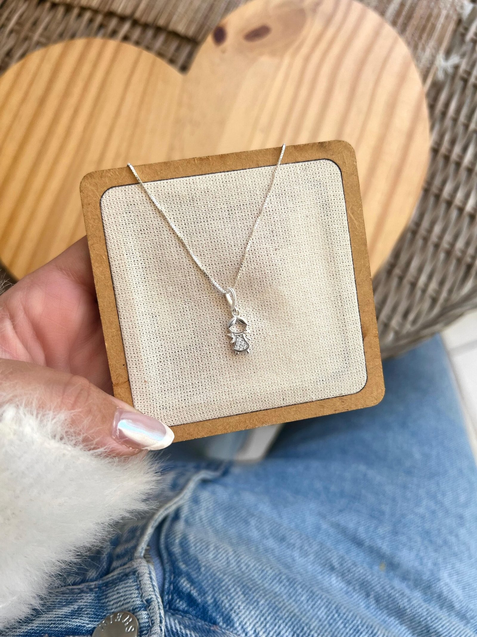 Colar Pingt. Menina Cravej. (Mod2)