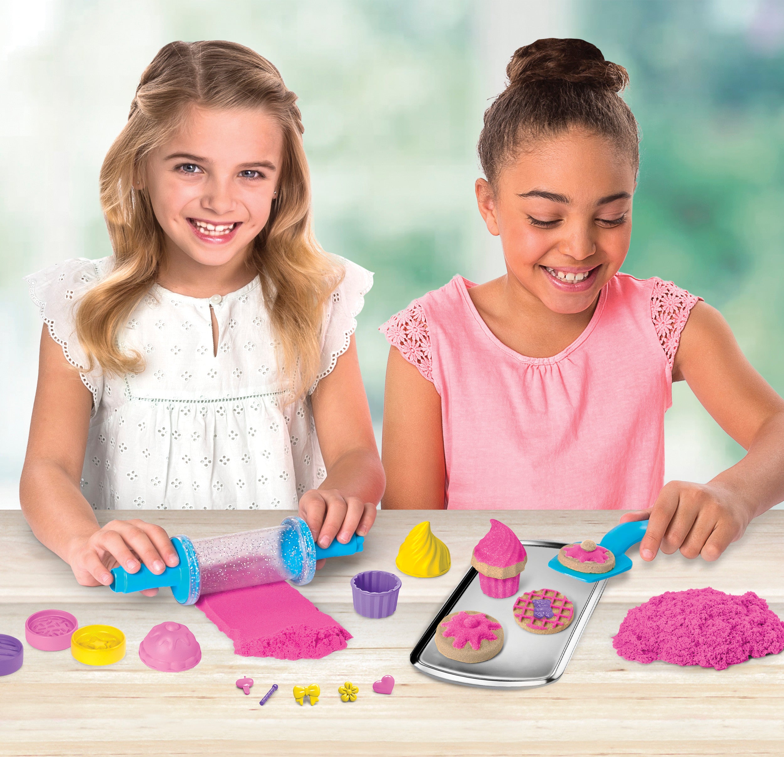 Kinetic Sand Scents, Bake Shoppe Playset with 1lb of Scented and Neon Sand and 16 Tools and Molds (Walmart Exclusive)
