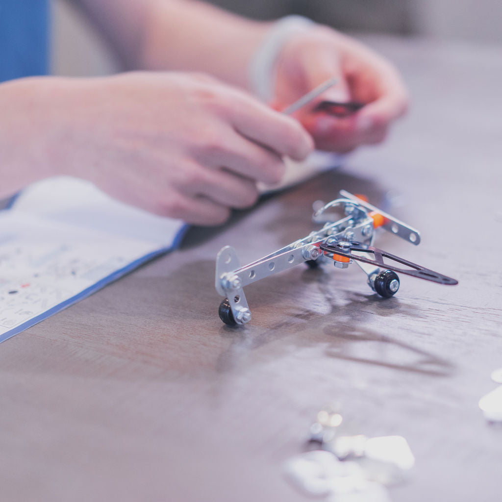 MALUVRIAN Erector Set Transformer Mega Robot for Boys - Girls 7-in-1 Metal Model Kits for Adults Teens Advanced Kids Stem Toy Educational Engineering