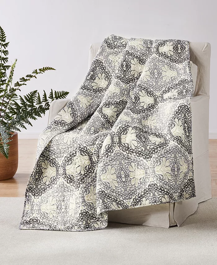 Levtex Trevino Quilted Throw， 50