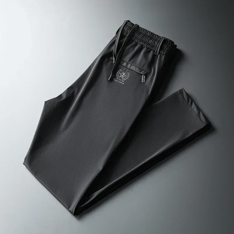 [COMPRE 1 E LEVE 3] Calça Zenith™ em Seda Gelo com Efeito Resfriador / A Calça que Une Tecnologia, Estilo e Máximo Conforto!
