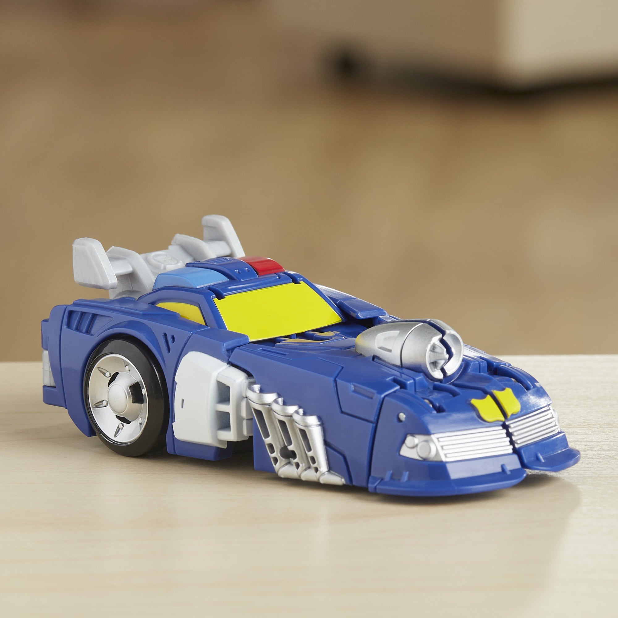 Playskool Heroes Transformers Rescue Bots Academy Chase the Police-Bot