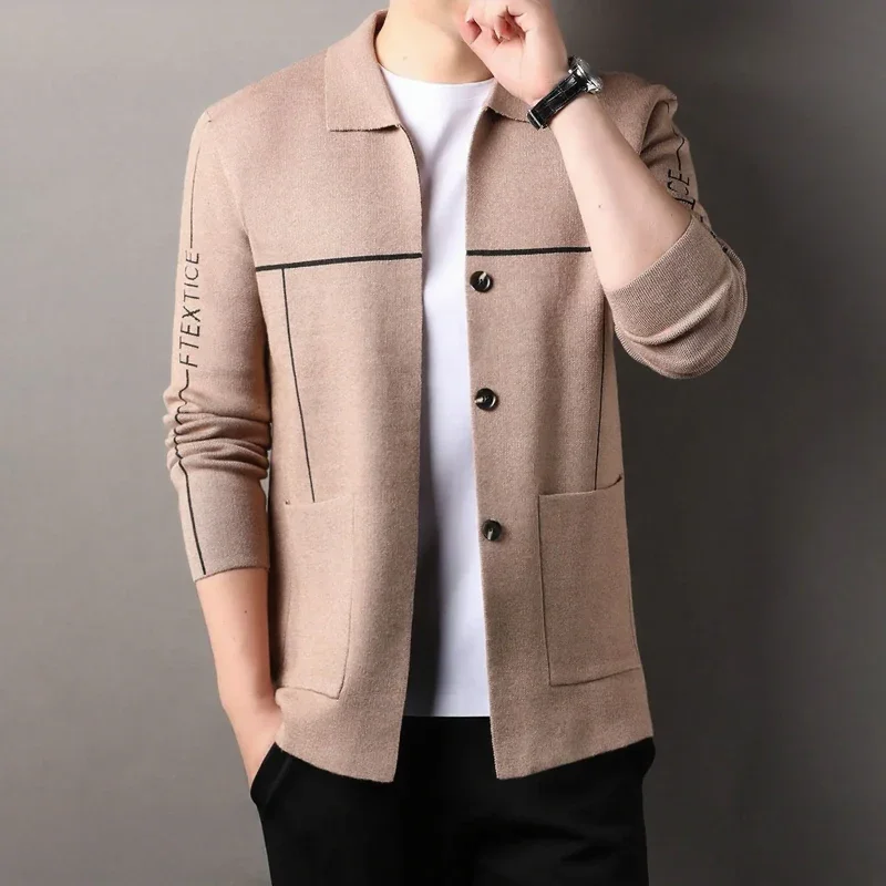 Cardigan Dalton™ em Malha Estruturada e Caimento Slim / Para Homens que Comandam com Discrição!