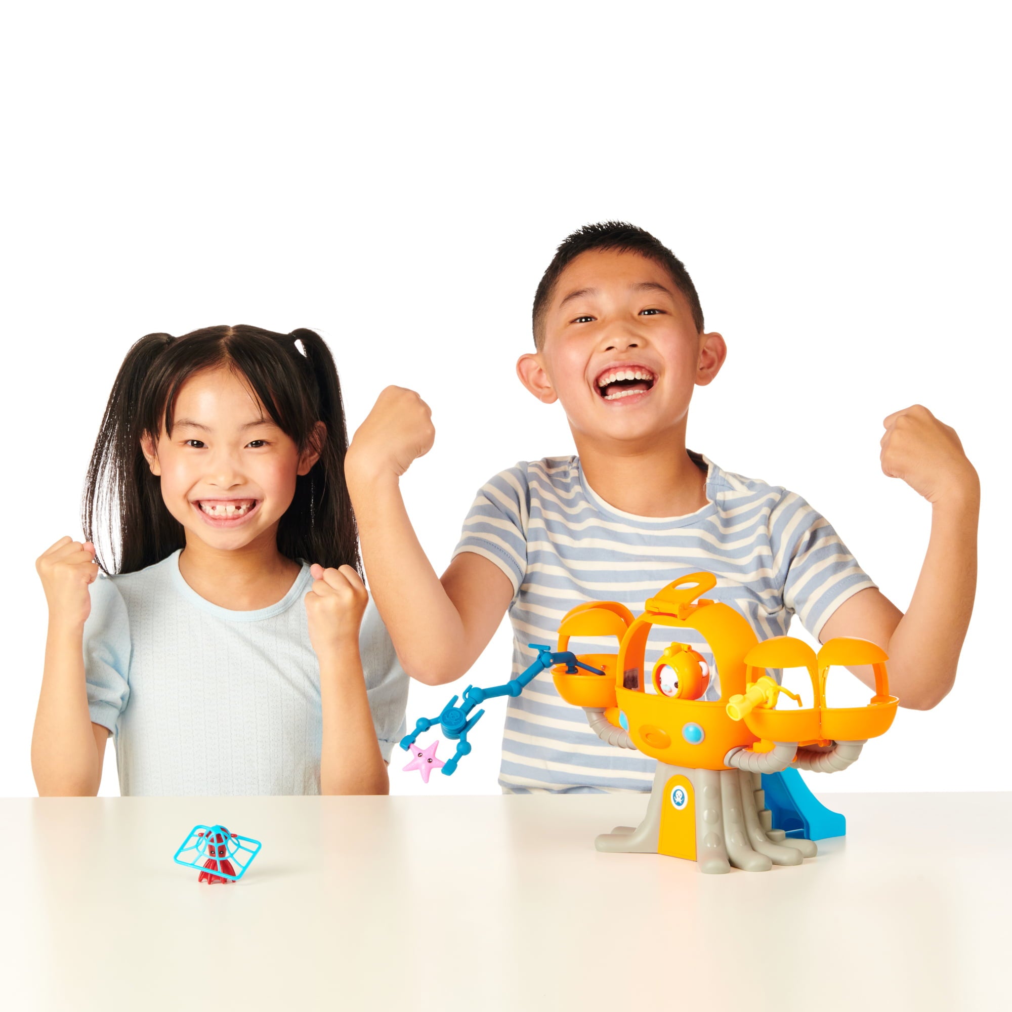 Octonauts Above and Beyond， Octopod Playset， Deep Sea Captain Barnacles and 3 Creatures， 6 Total Pieces， Preschool， Ages 3+