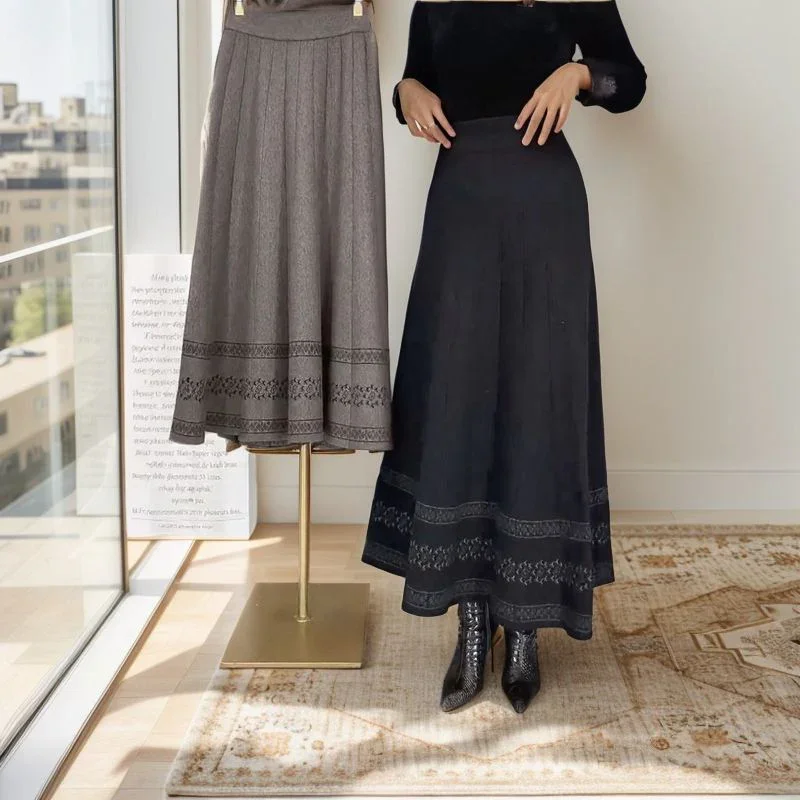 Saia Gutierez™ com Corte Plissado / Elegância Clássica para Momentos de Estilo e Conforto!