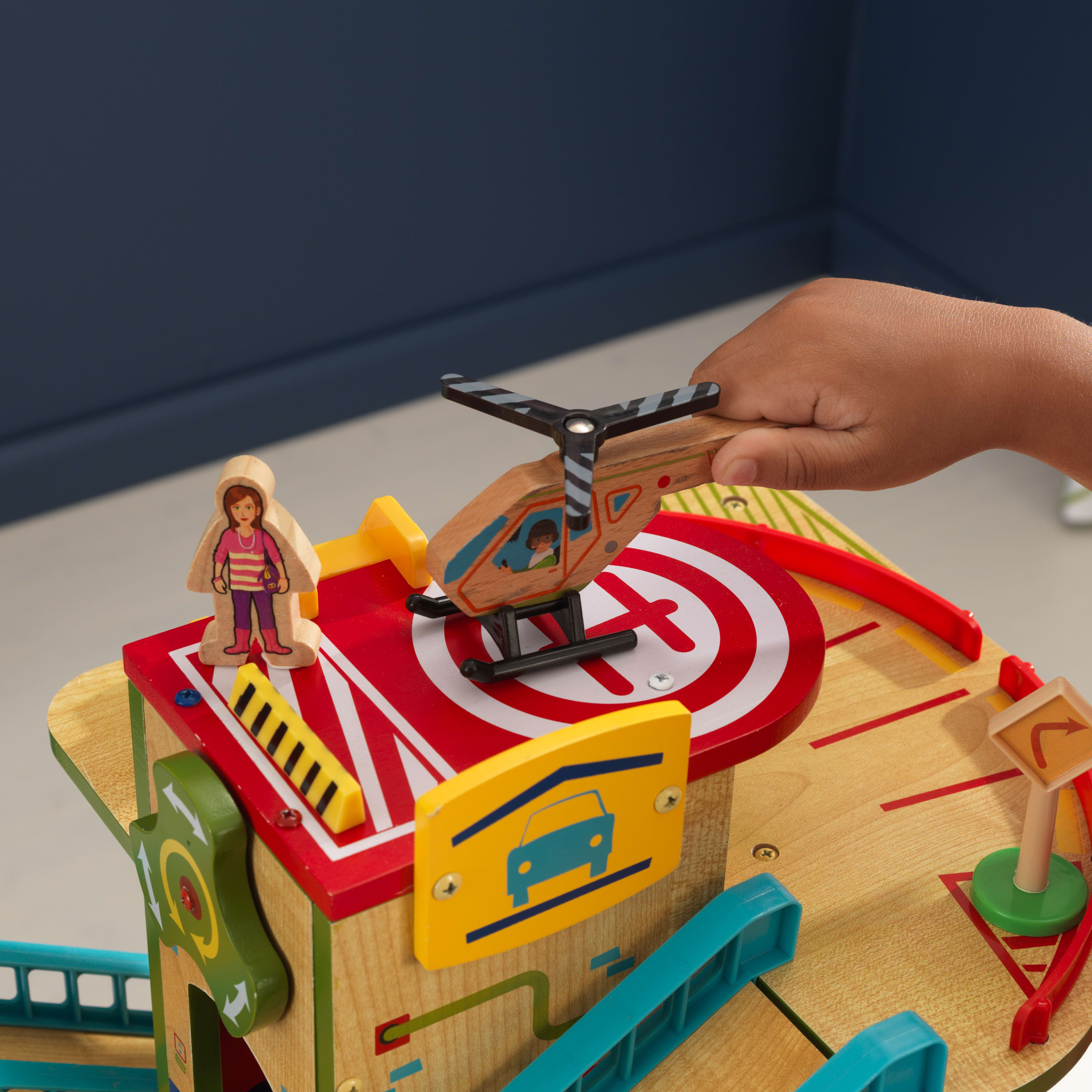 KidKraft Wash N Go Wooden Car Garage Playset with 19 Accessories and Moving Elevator