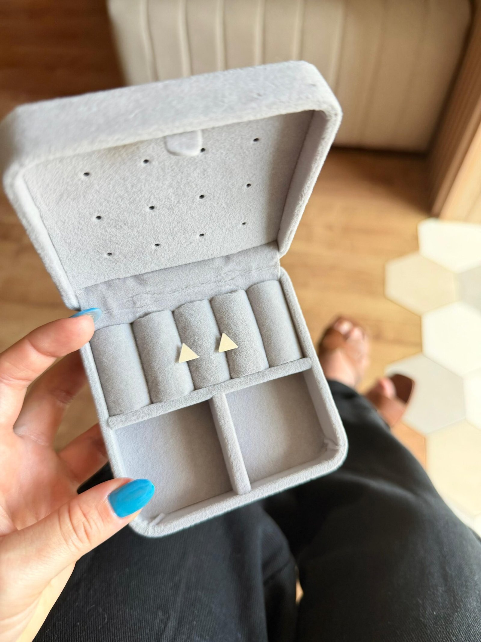 Brinco Triângulo Cheio