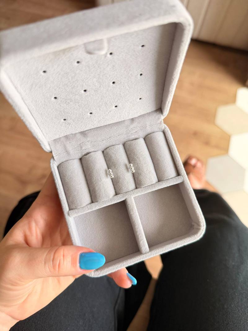 Brinco Três Bolinhas