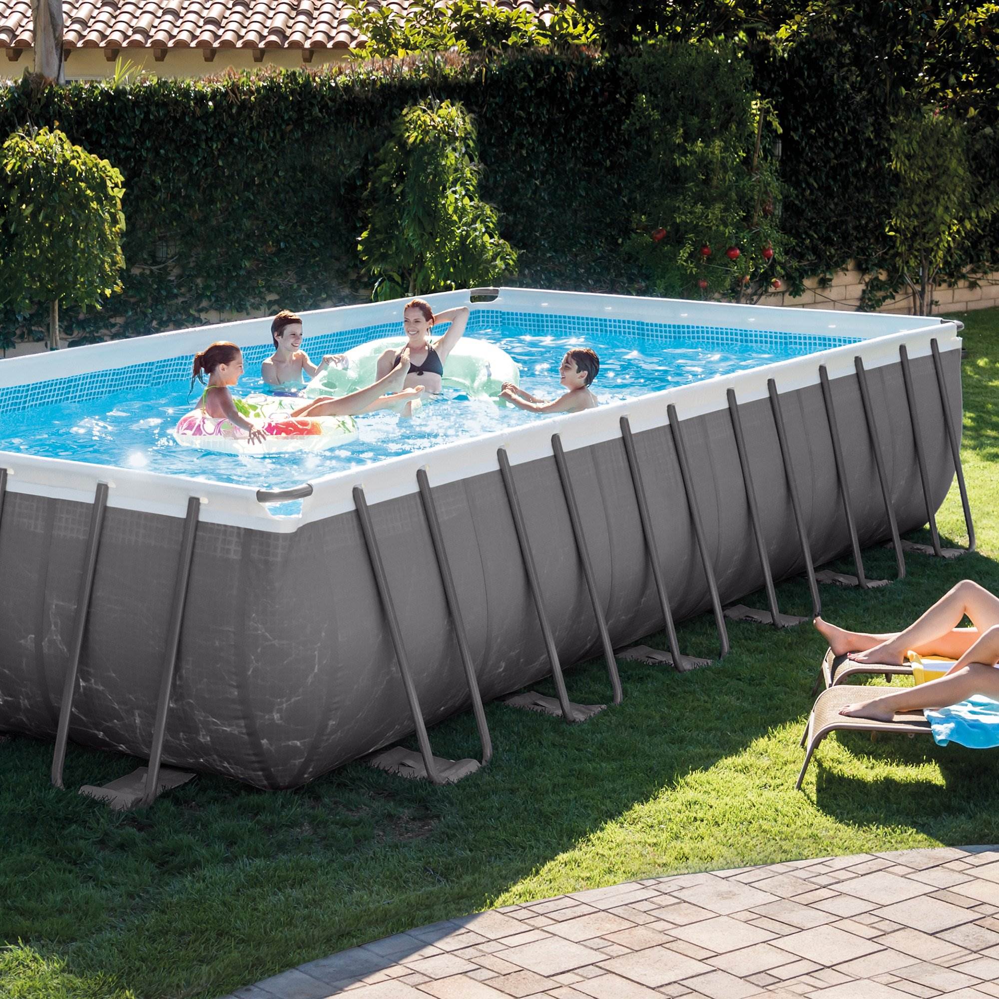 Intex 24 x 12 x 4.3 Ft Ultra XTR Outdoor Pool， 2 Pack of Floats， and Cooler