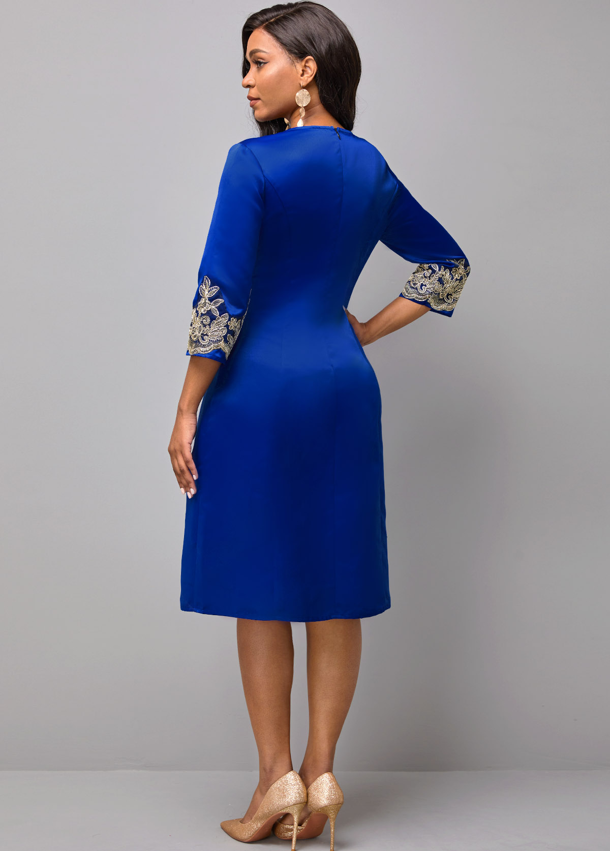 Round Neck 3/4 Sleeve Embroidered Dress