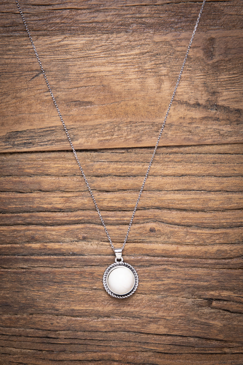 White Round Stone Pendant Chain Necklace