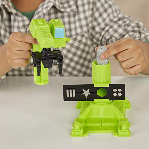 Play-Doh Wheels Crane and Forklift Set with 3 Cans of Play-Doh