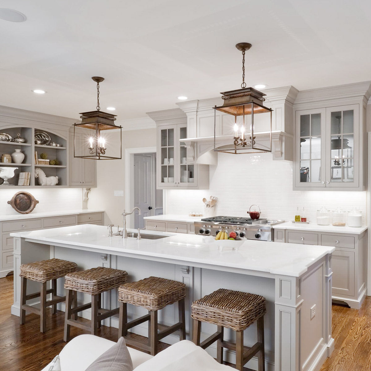 LED Candelabra Light Bulbs E12 - Ceiling Fan Bulb， 60 Watt Equivalent， 550 Lumens， B11 Type B Candle Lights， 120V 5000K Daylight White Lightbulbs， Non-Dimmable， 24 Pack