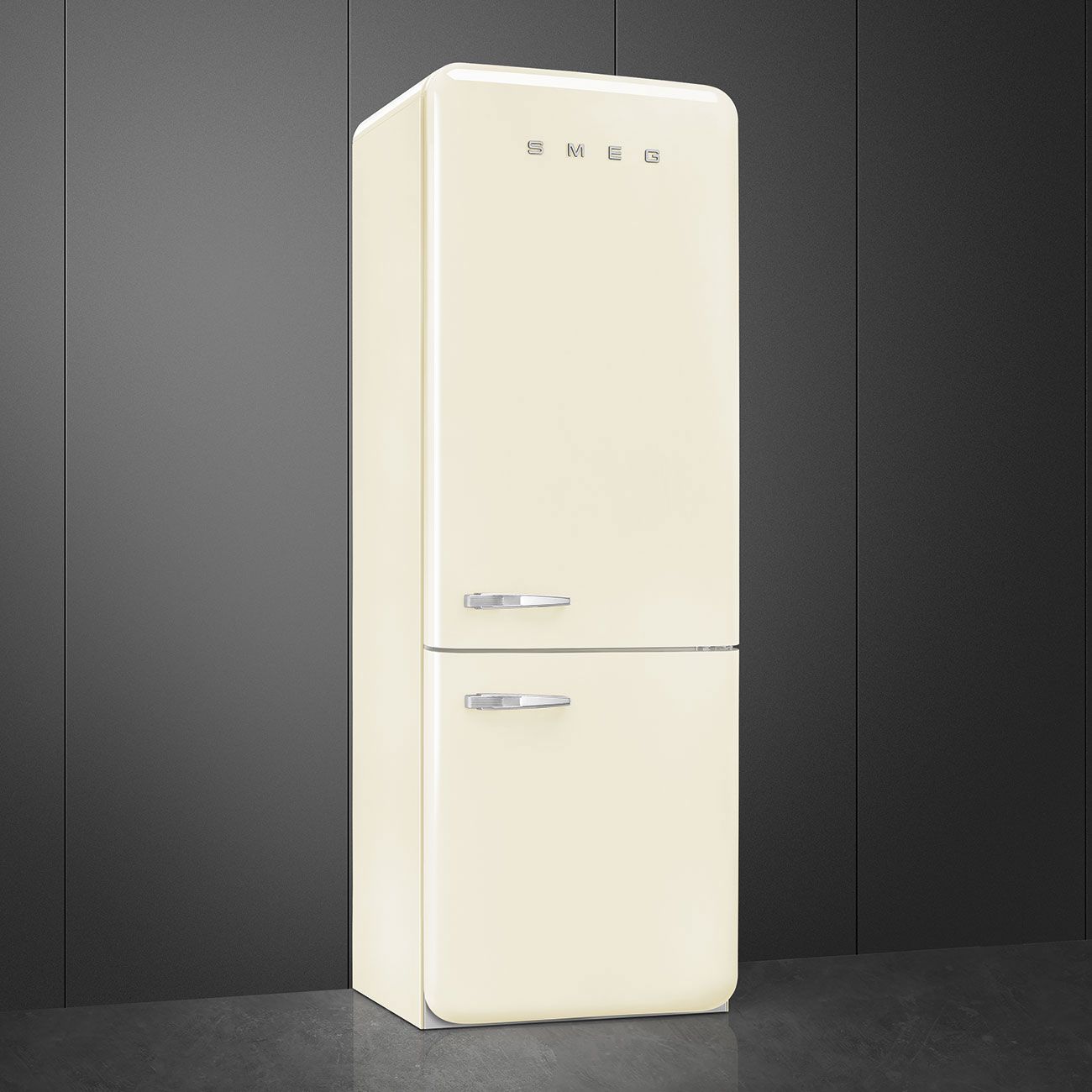 Smeg 50's Retro Style Aesthetic 18 Cu. Ft. Cream Right-Hinge Bottom Freezer Refrigerator With Manual Ice Maker