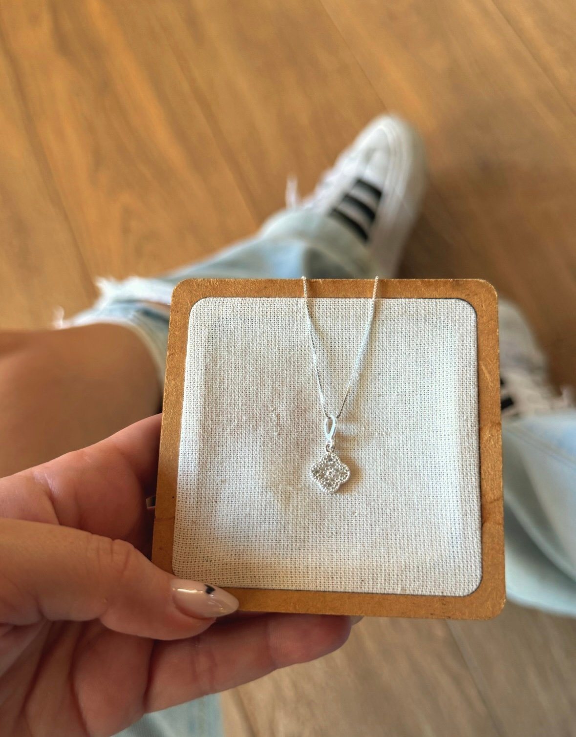 Colar Pingt. Trevo Cravej.  (Inspiração Van Cleef & Arpels)