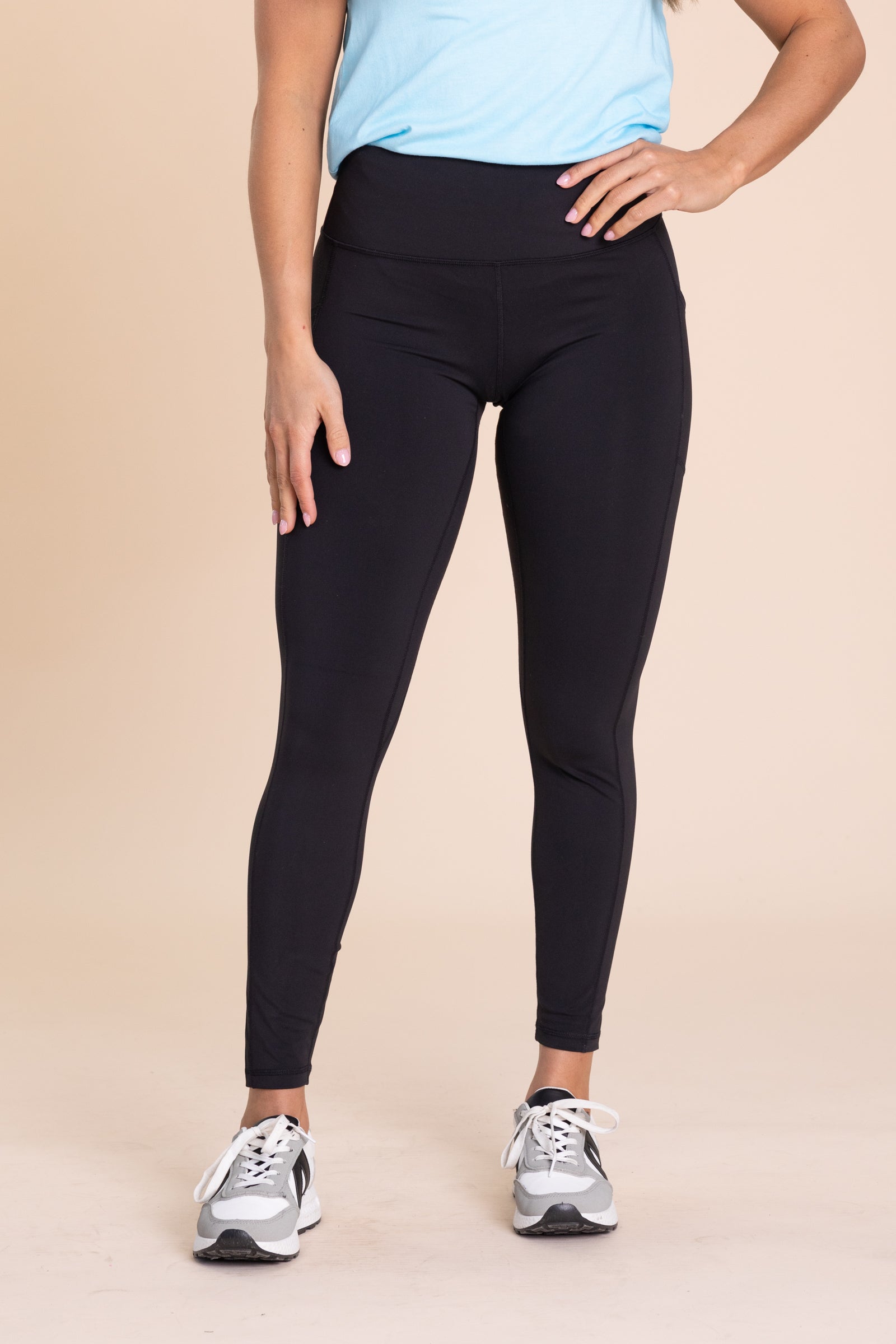 Solid Active Leggings With Side Pockets