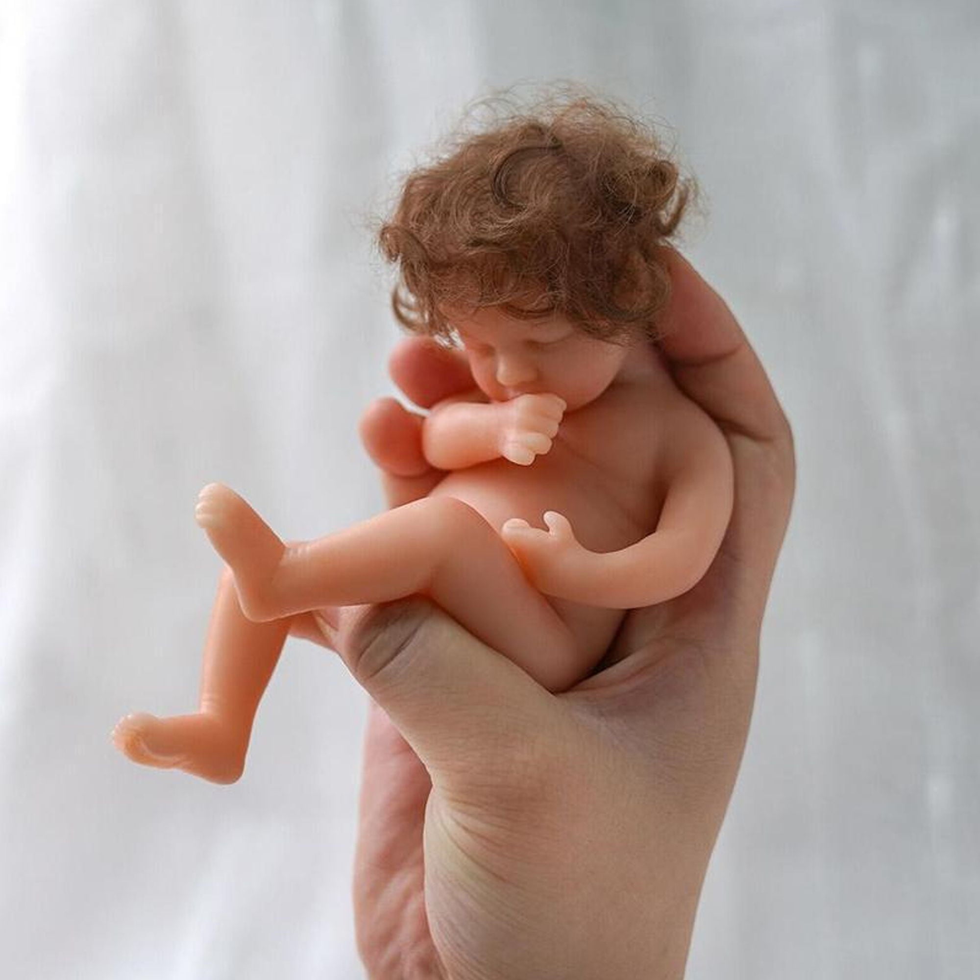 Luxtrada Mini Reborn Baby Dolls 6 inch Realistic Newborn Baby Dolls Full Body Vinyl Real Life Baby Dolls with cloth