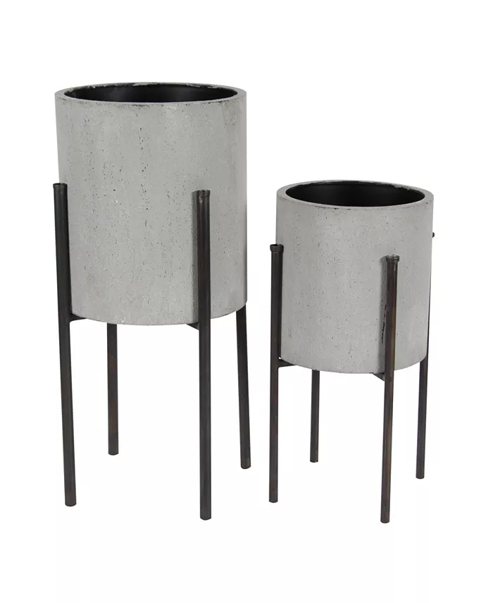 Rosemary Lane Metal Modern Planter， Set of 2