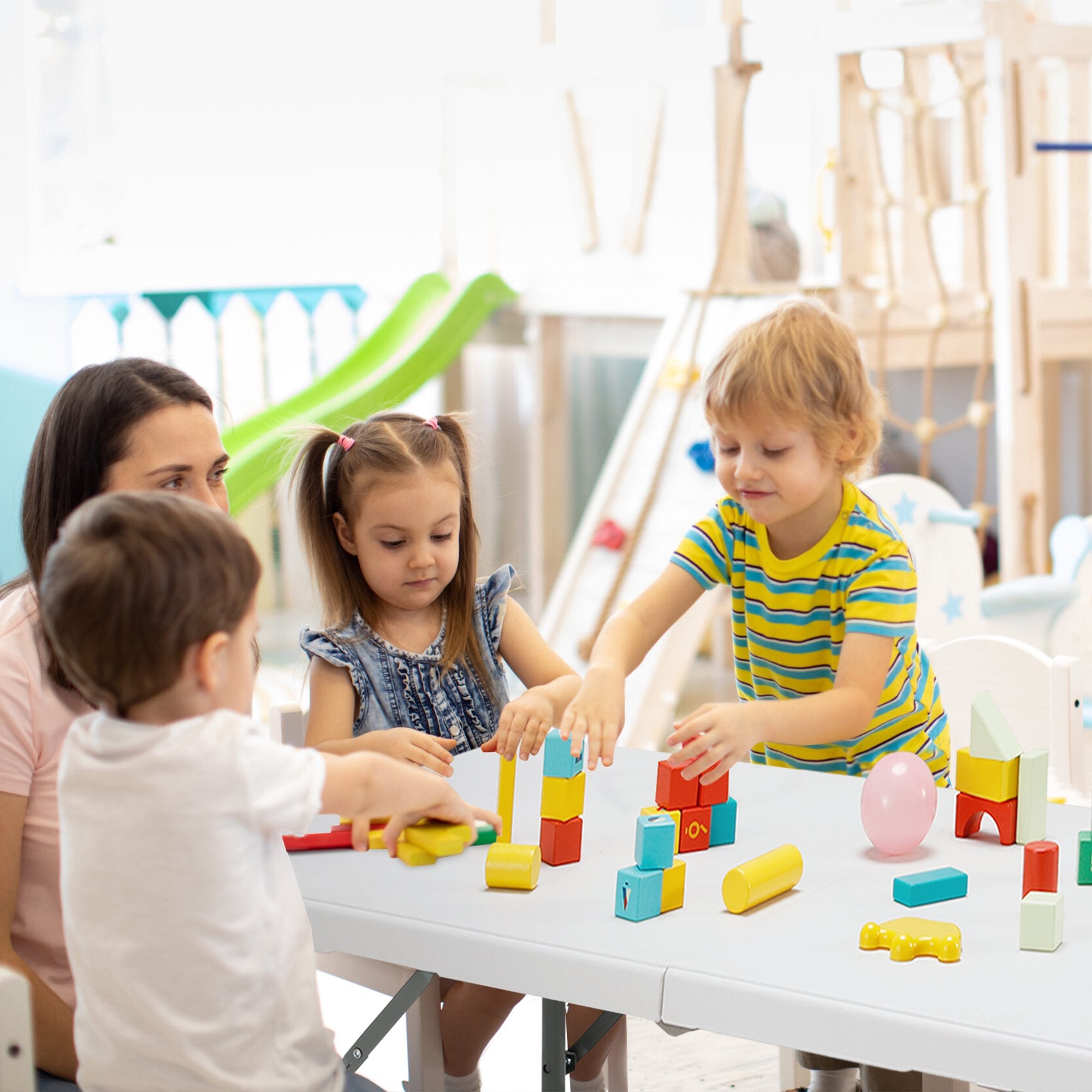 Yoleny Patio Folding Card Table， Portable Picnic Table Plastic with Strong Handle Design， Folding Mesas Rectangle Camping Table， White