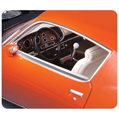 AMT635 1/25 Camaro Z28 1970 1/2 Multi-Colored