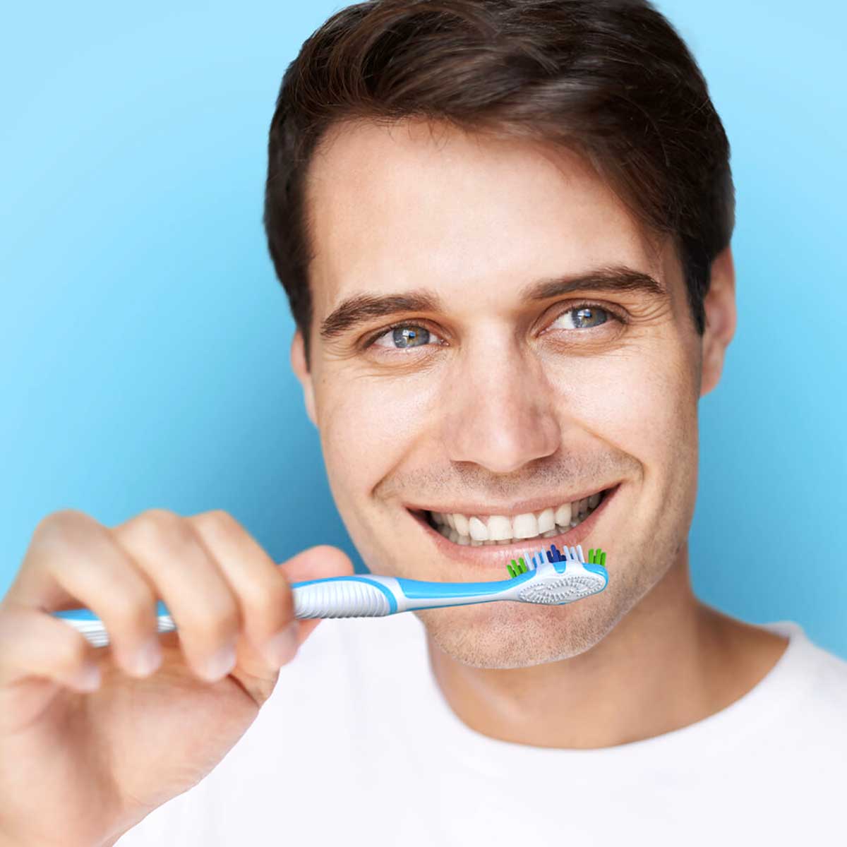 Escova Dental Oral-B 5 Acoes de Limpeza 2 Unidades