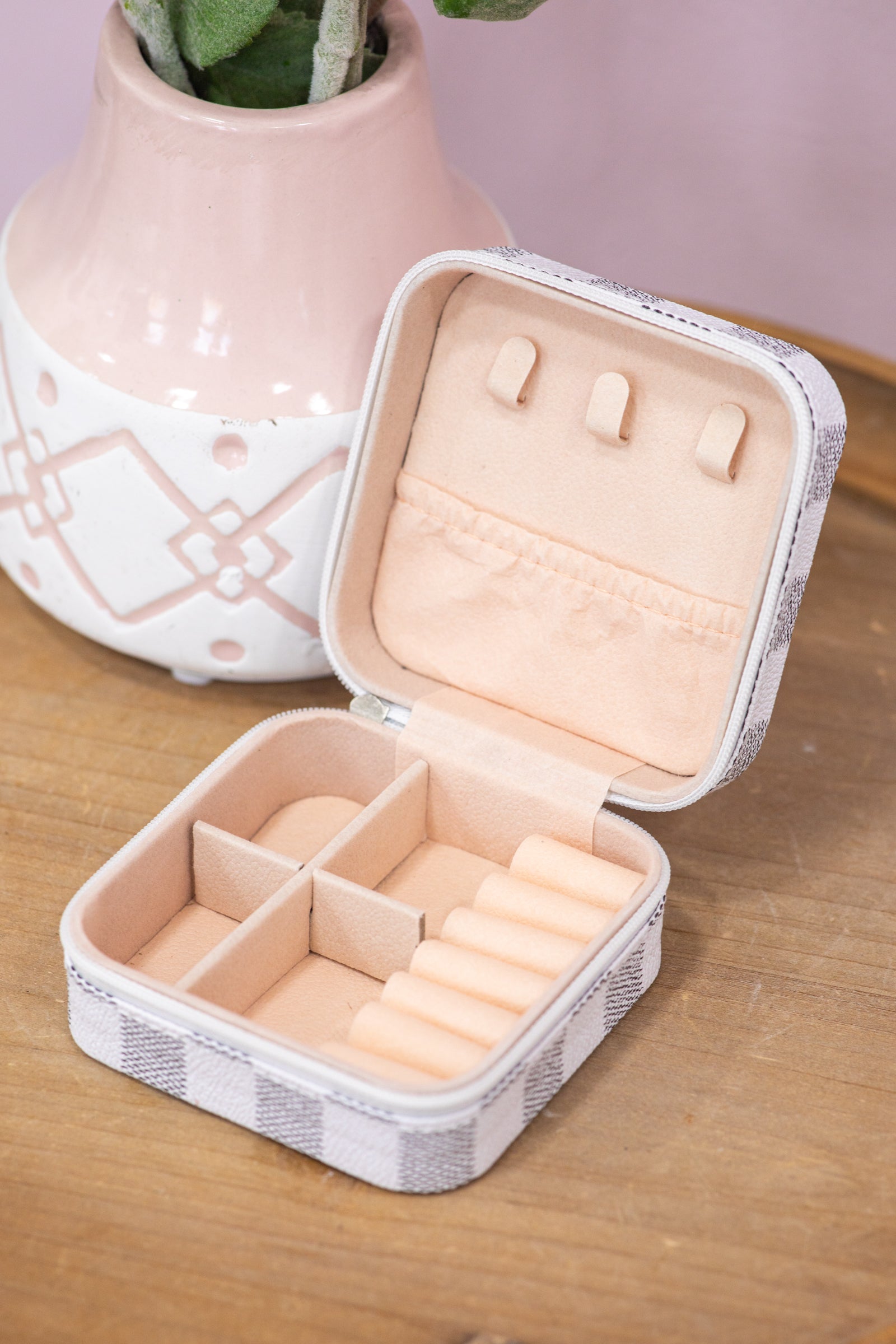 White and Black Geometric Jewelry Box