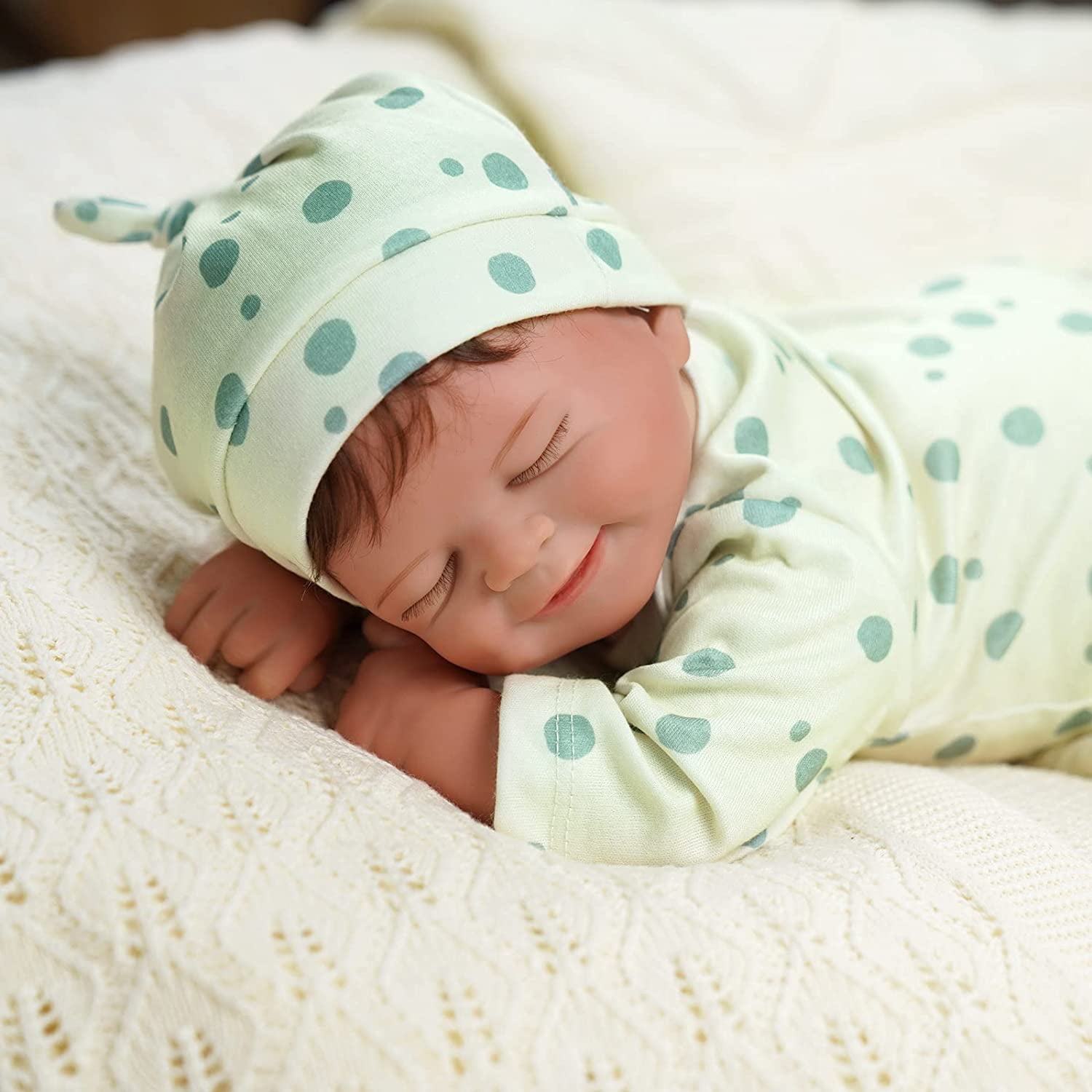 JIZHI Realistic Newborn Reborn Baby Cute Lifelike Baby Dolls Girl with Clothes and Toy Accessories Gift for Kids 3+