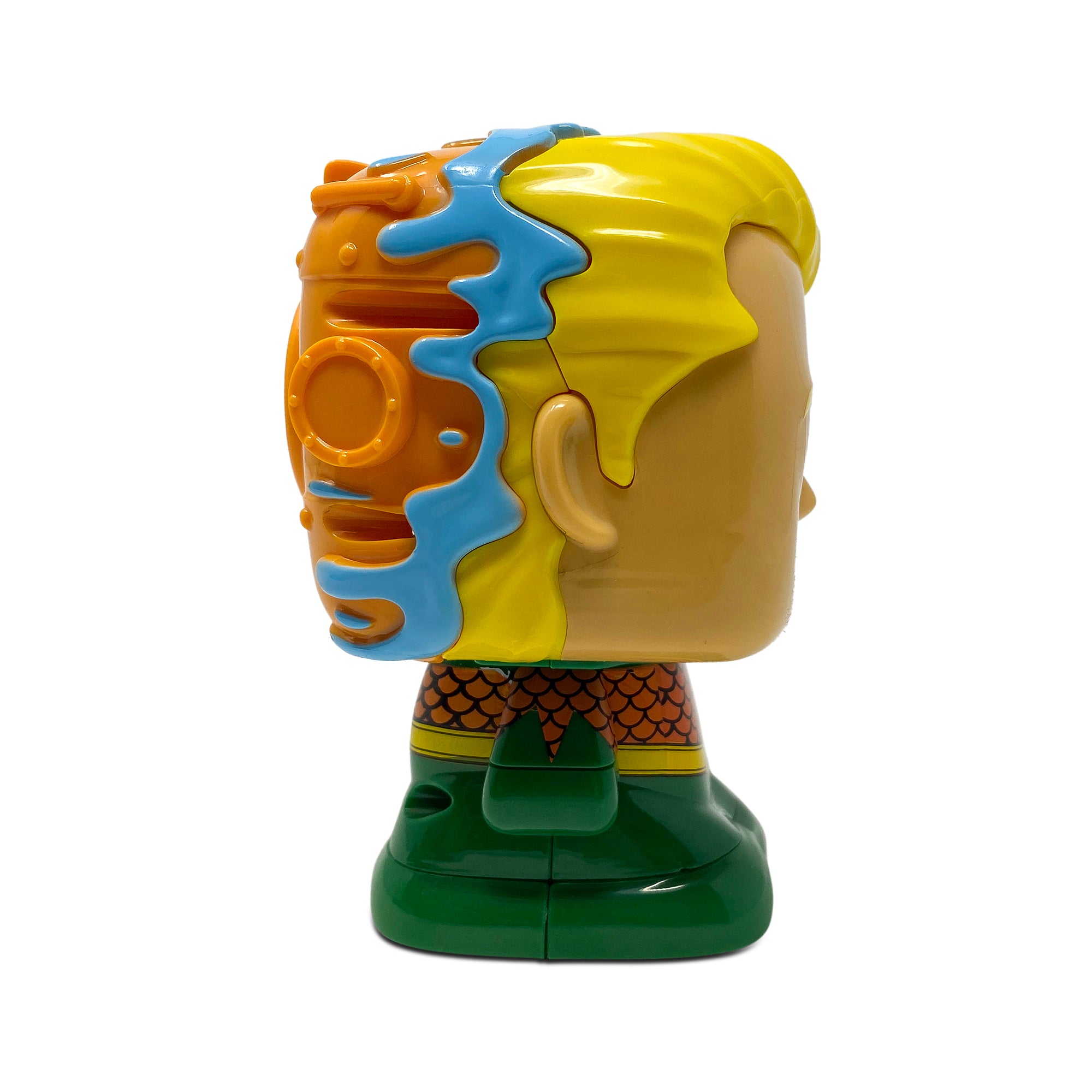 Lock and Roll Figure Aquaman Toy 2 In 1 Hybrid Figure To Vehicle