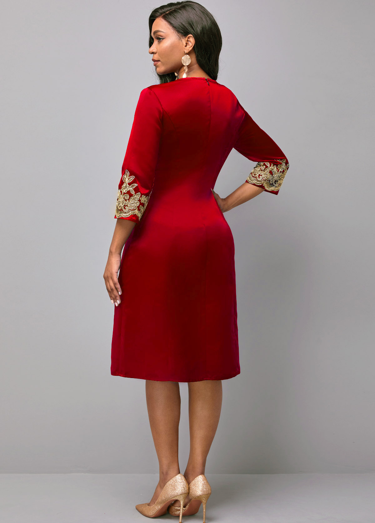 Round Neck 3/4 Sleeve Embroidered Dress