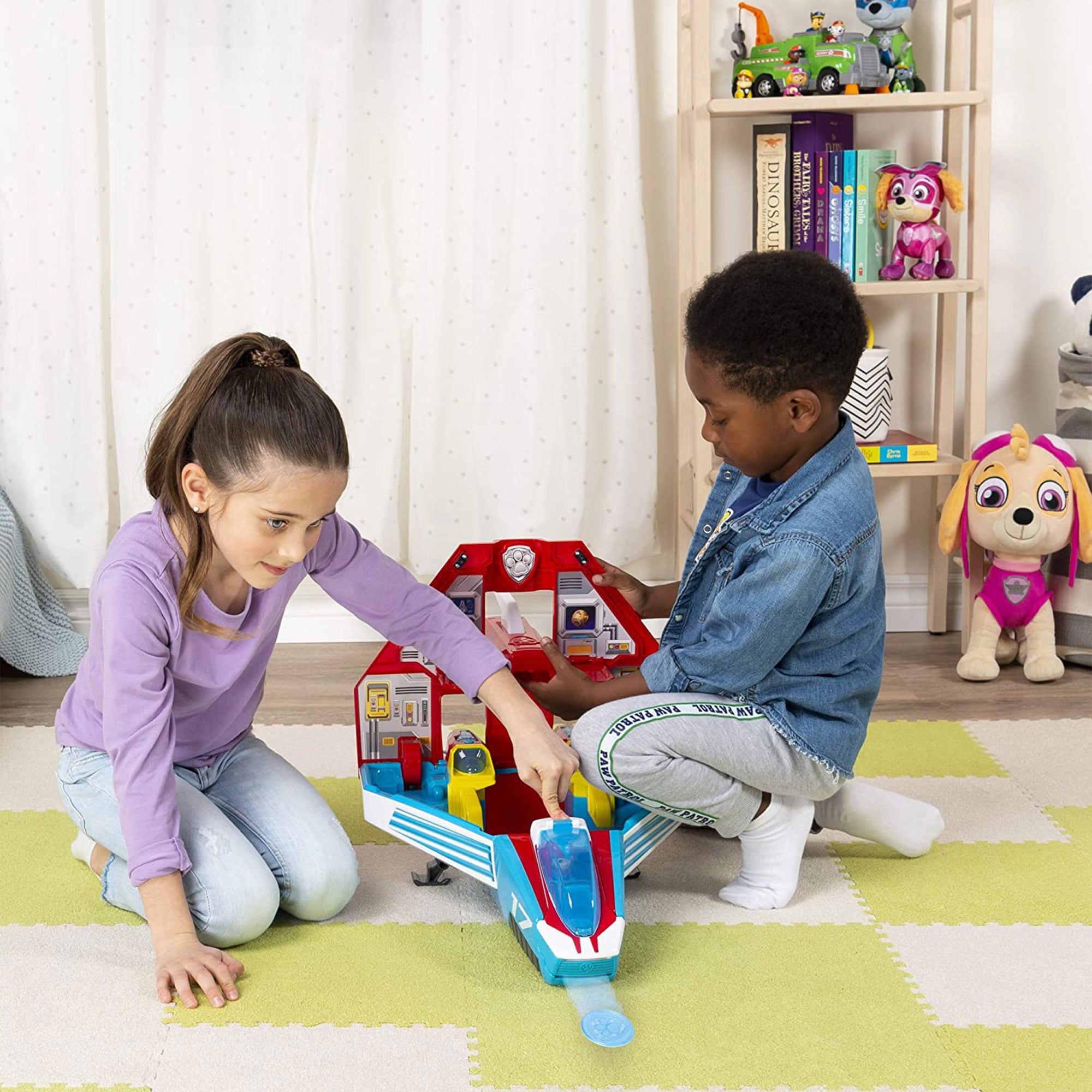 Paw Patrol Super Paws 2 in 1 Transforming Mighty Pups Jet Command Center