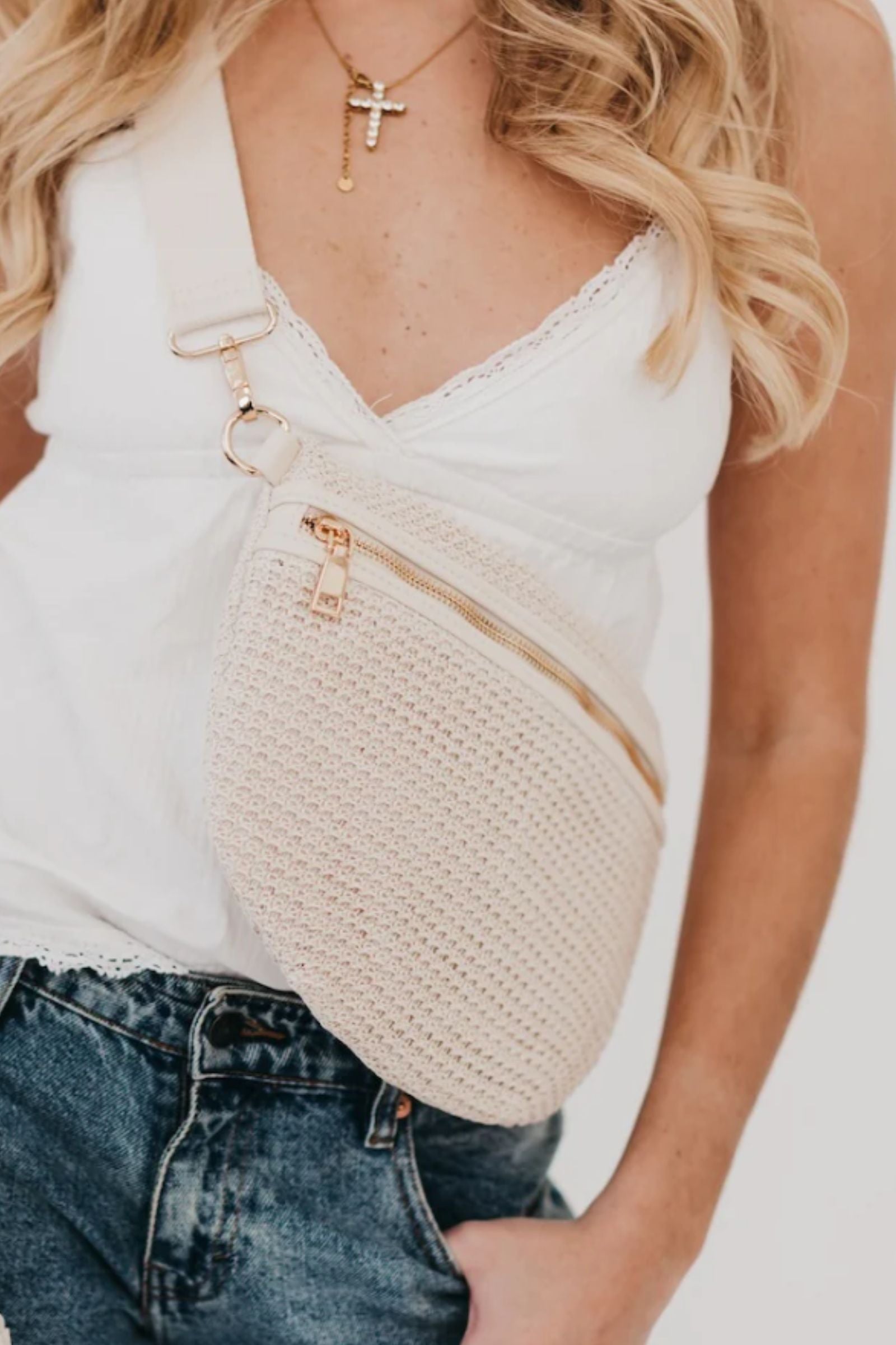 PRE-ORDER Rachel Raffia Bum Bag shipping apx 4/30