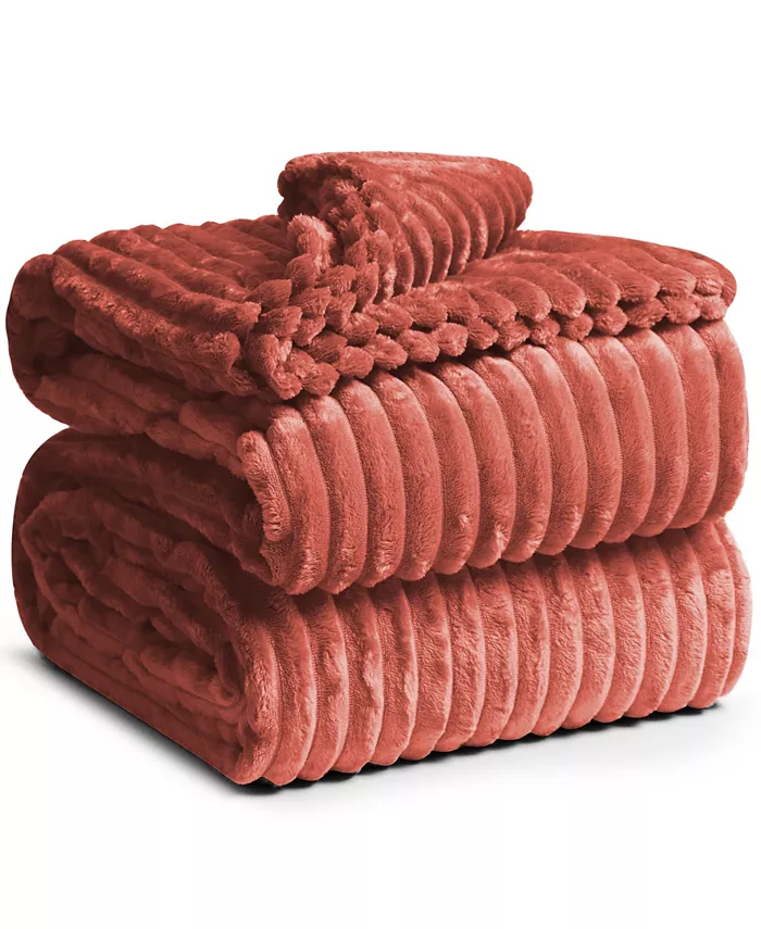 Macy's Nestl Cut Plush Lightweight Super Soft  Luxury Bed Throw， 50